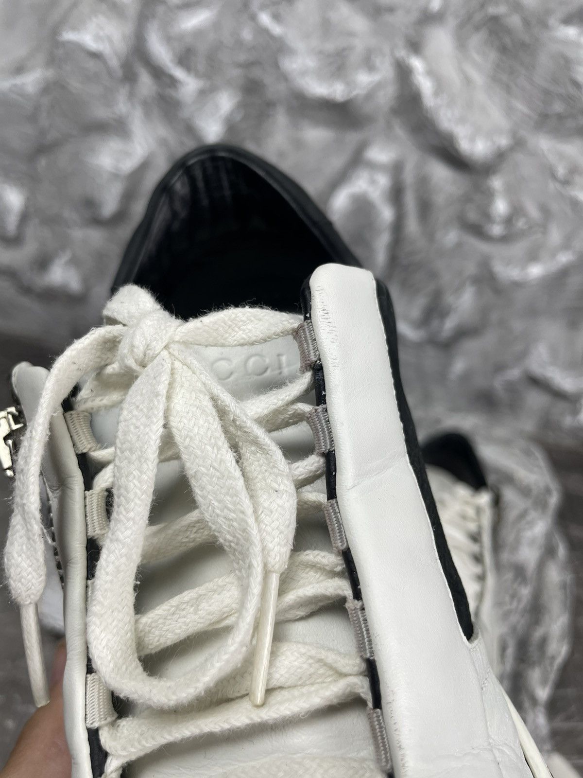 Gucci Gucci Black / White Leather Zip Sneakers Size US 9.5 / EU 42-43 - 16 Thumbnail