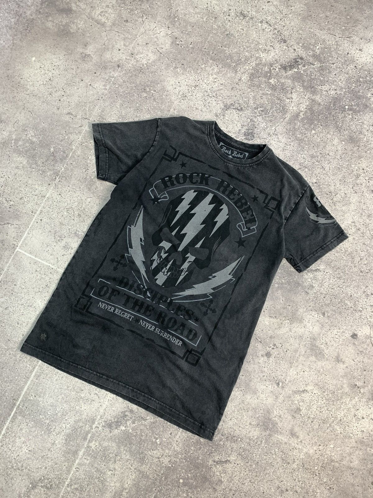 Affliction × Band Tees × Tapout Y2k affliction style rock rebel aop band tee Size US M / EU 48-50 / 2 - 4 Thumbnail