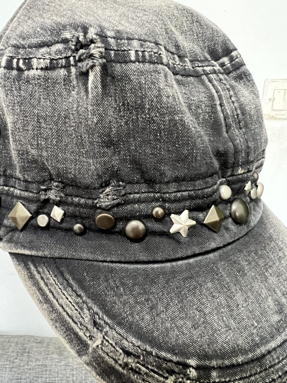 Beauty Beast × Hysteric Glamour × If Six Was Nine JAPANESE STUDDED DISTRESSED PUNK CAP Size ONE SIZE - 2 Thumbnail