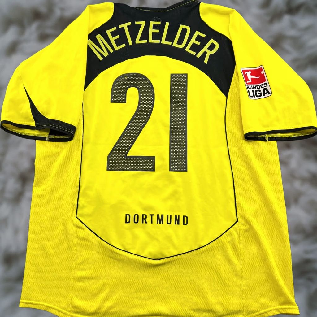 Nike Nike Borussia Dortmund 2004 2005 Home Metzelder #21 Jersey Football Mens L Yellow T-Shirt Size US L / EU 52-54 / 3 - 1 Thumbnail