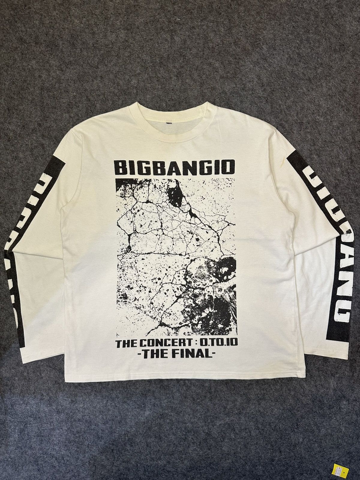 Band Tees BIGBANG "10th Anniversary Concert: 0.TO.10 -THE FINAL-" . Size US M / EU 48-50 / 2 - 1 Thumbnail