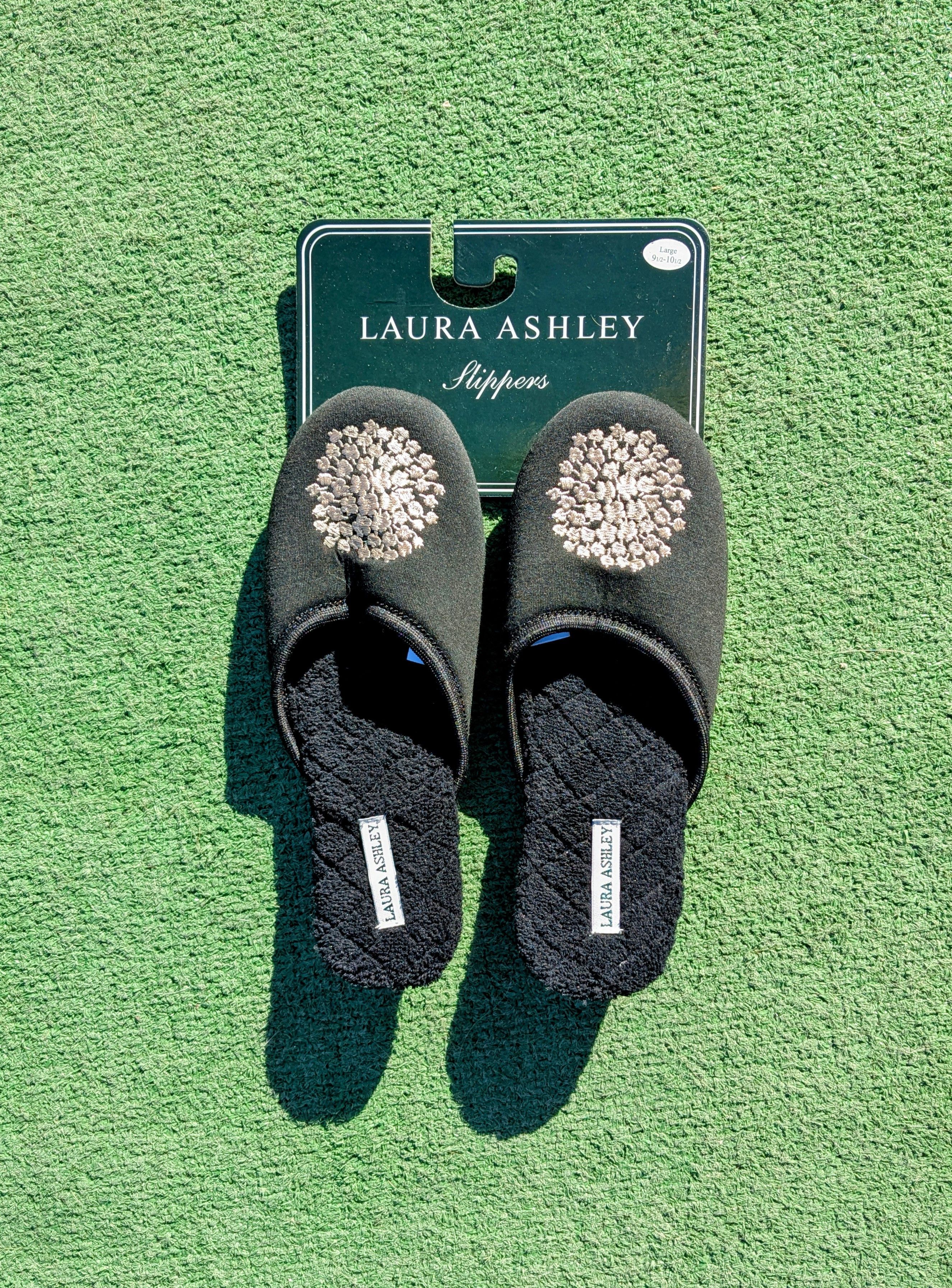 Designer Laura Ashley Memory Foam White Embellished Floral Slippers Size US 10 / EU 43 - 1 Thumbnail
