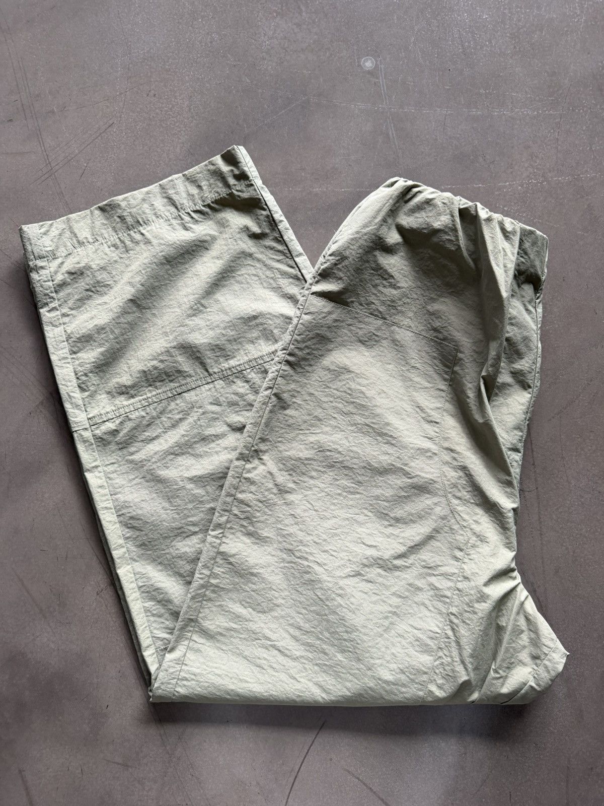 Paris Georgia Paris georgia size medium Nylon pants. Never worn Size 28" / US 6 / IT 42 - 1 Thumbnail