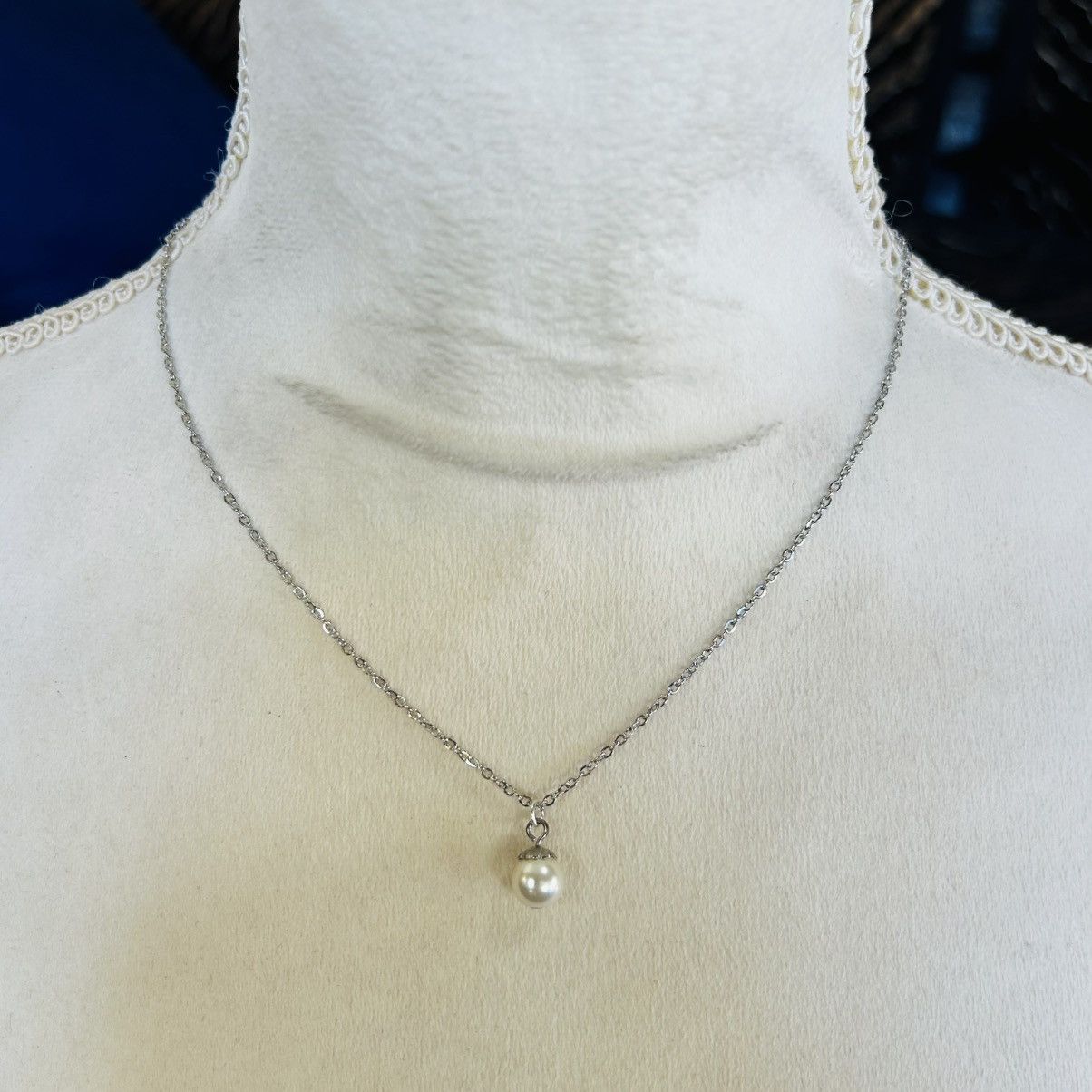 Handmade Handcrafted elegant bead capped vintage glass pearl necklace Size ONE SIZE - 2 Thumbnail