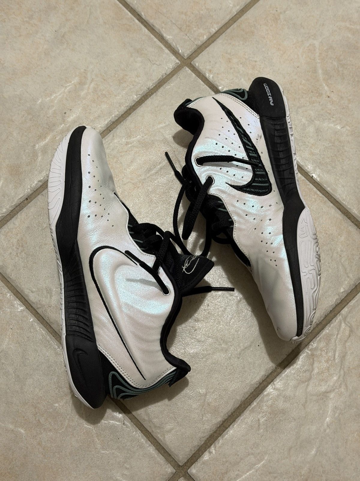 Nike Nike Lebron XXI (21) Conchiolin - Size 9 Size US 9 / EU 42 - 1 Thumbnail
