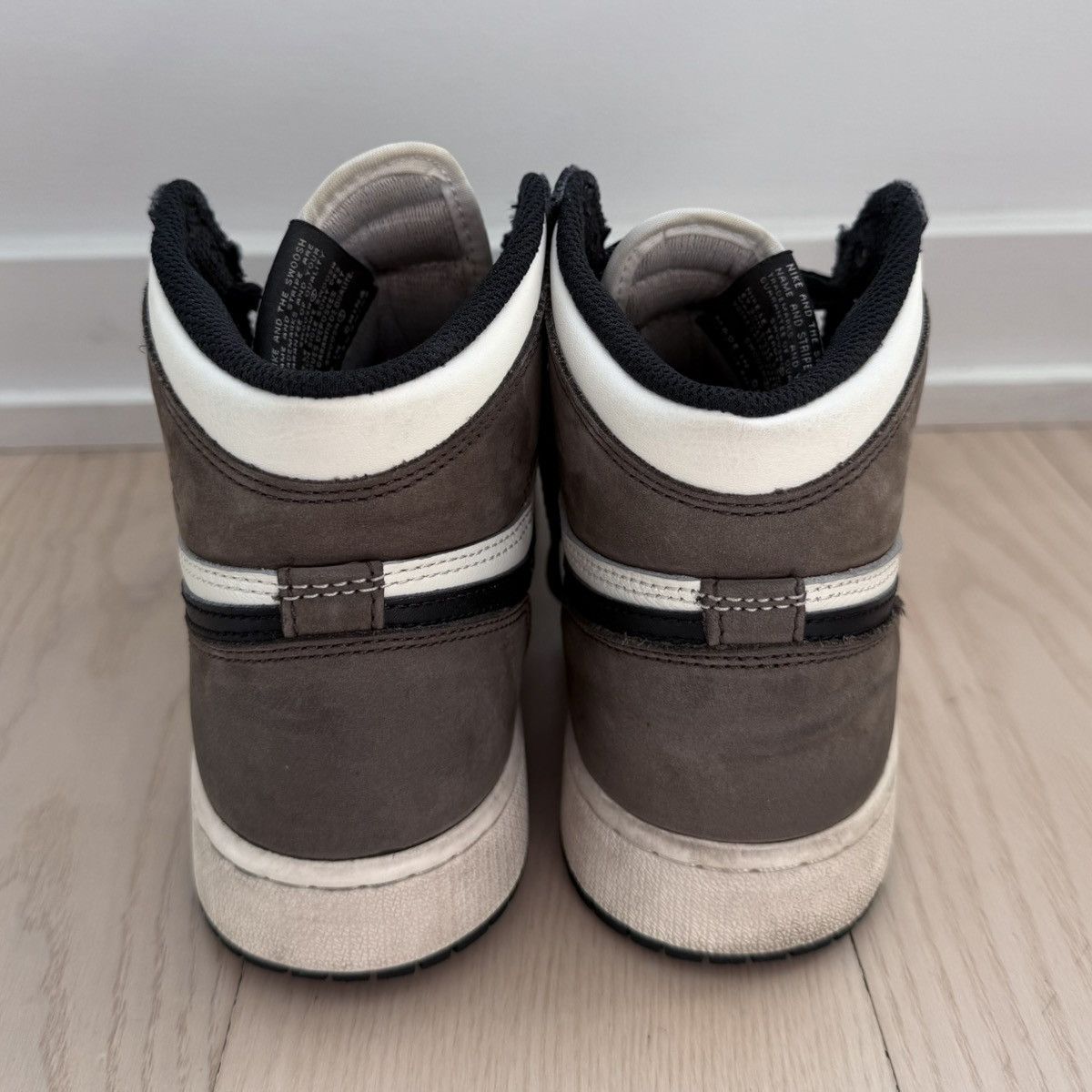 Nike Jordan 1 Retro High Mocha 5.5M/7W Size US 5.5 / EU 38 - 5 Thumbnail