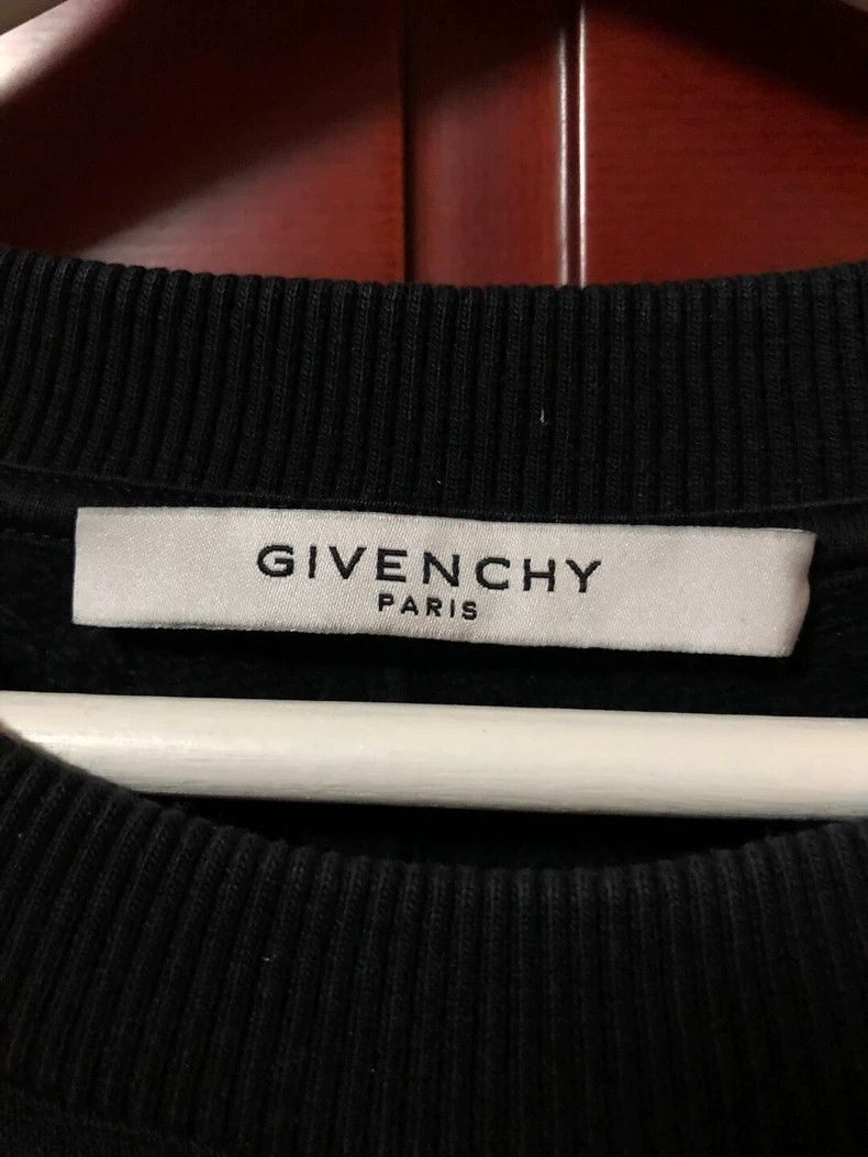 Givenchy Givenchy Ripped sweater M size Size US M / EU 48-50 / 2 - 3 Thumbnail