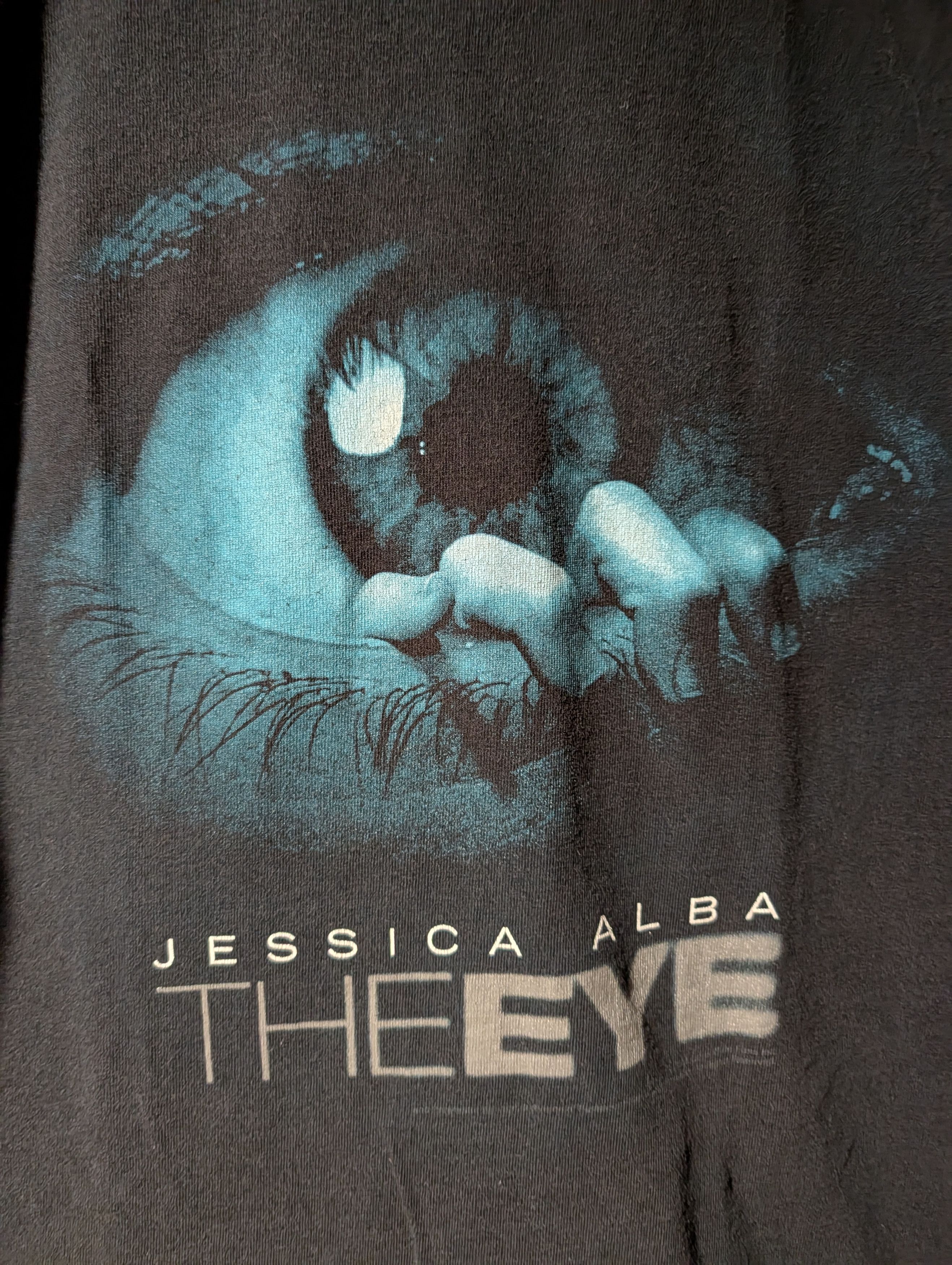 Gildan VTG The Eye Horror Jessica Alba 2006 Movie Promo Saw T-Shirt Size US XL / EU 56 / 4 - 2 Thumbnail