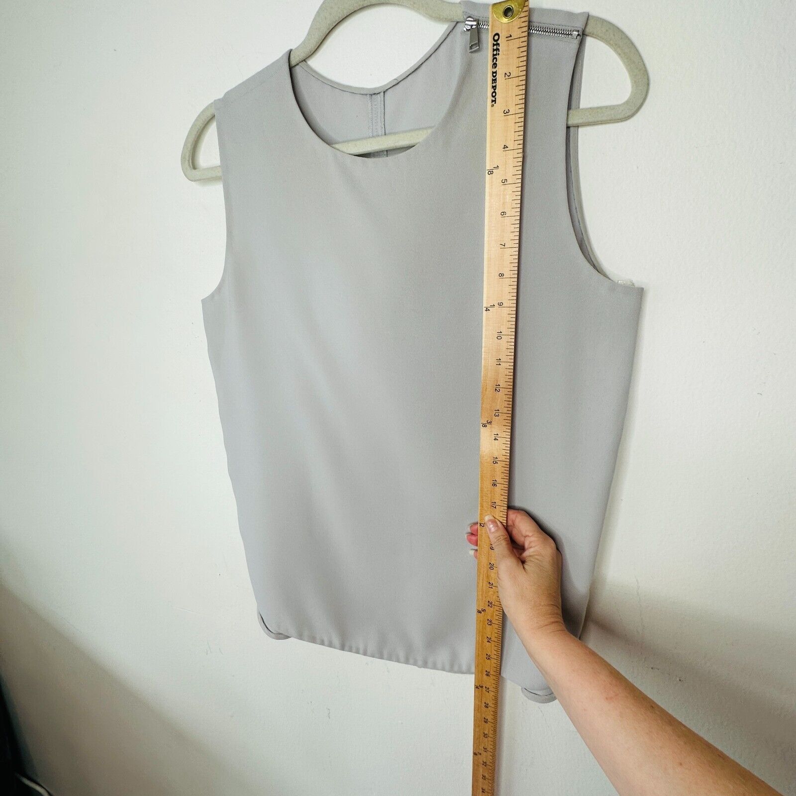 Other Stone Gray Sleeveless Blouse Shoulder Zip Split Curve Hem S Size S / US 4 / IT 40 - 6 Thumbnail