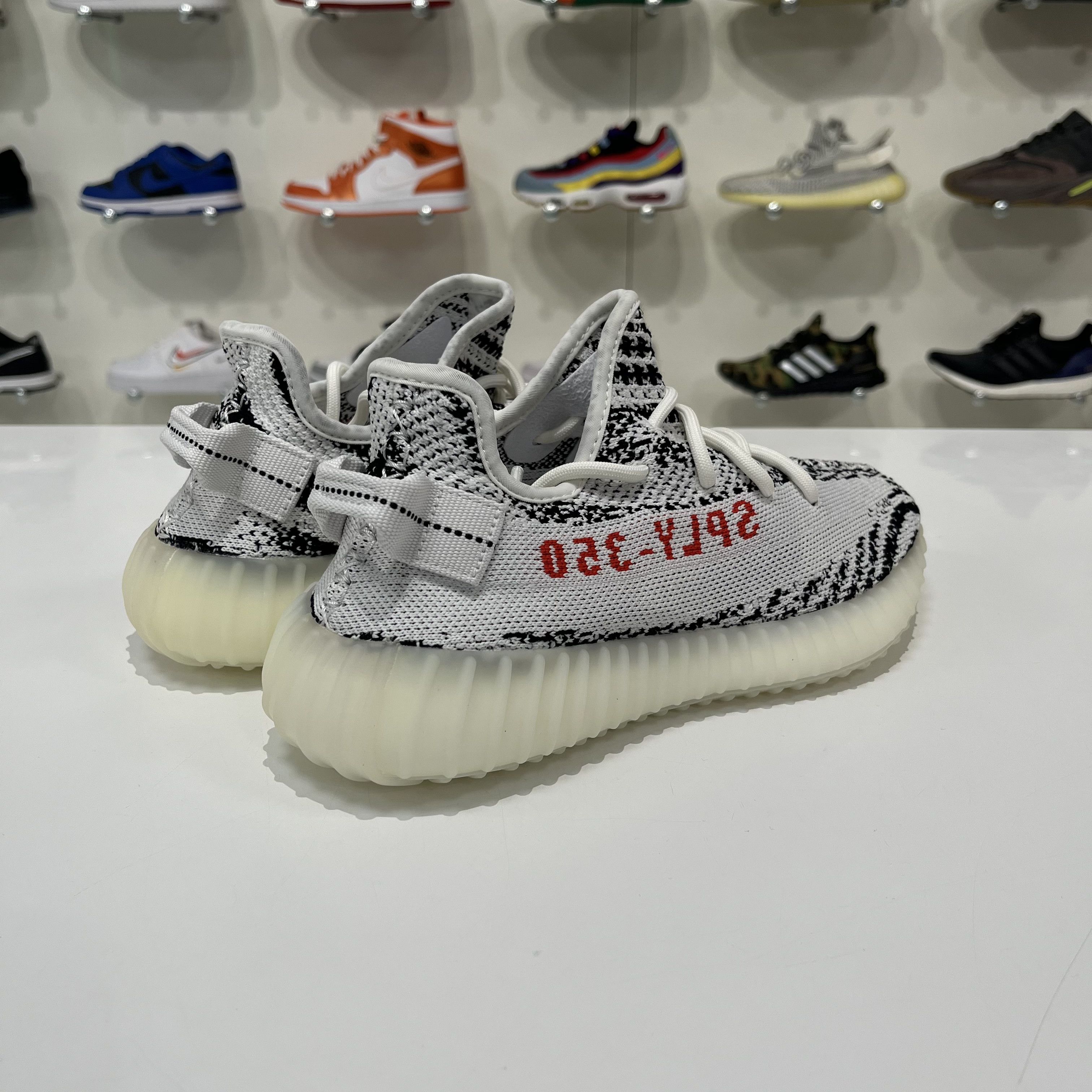 Adidas Adidas Yeezy Boost 350 V2 Zebra Size US 5 / EU 37 - 6 Thumbnail