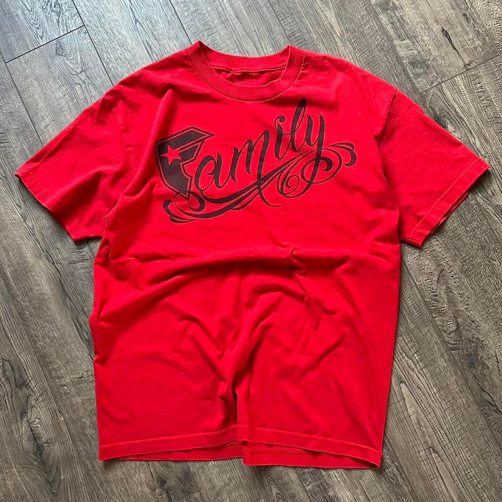 Famous Stars And Straps Rare Vintage Y2K 00 Family Famous Stars and Straps Skate Tee Size US L / EU 52-54 / 3 - 1 Thumbnail