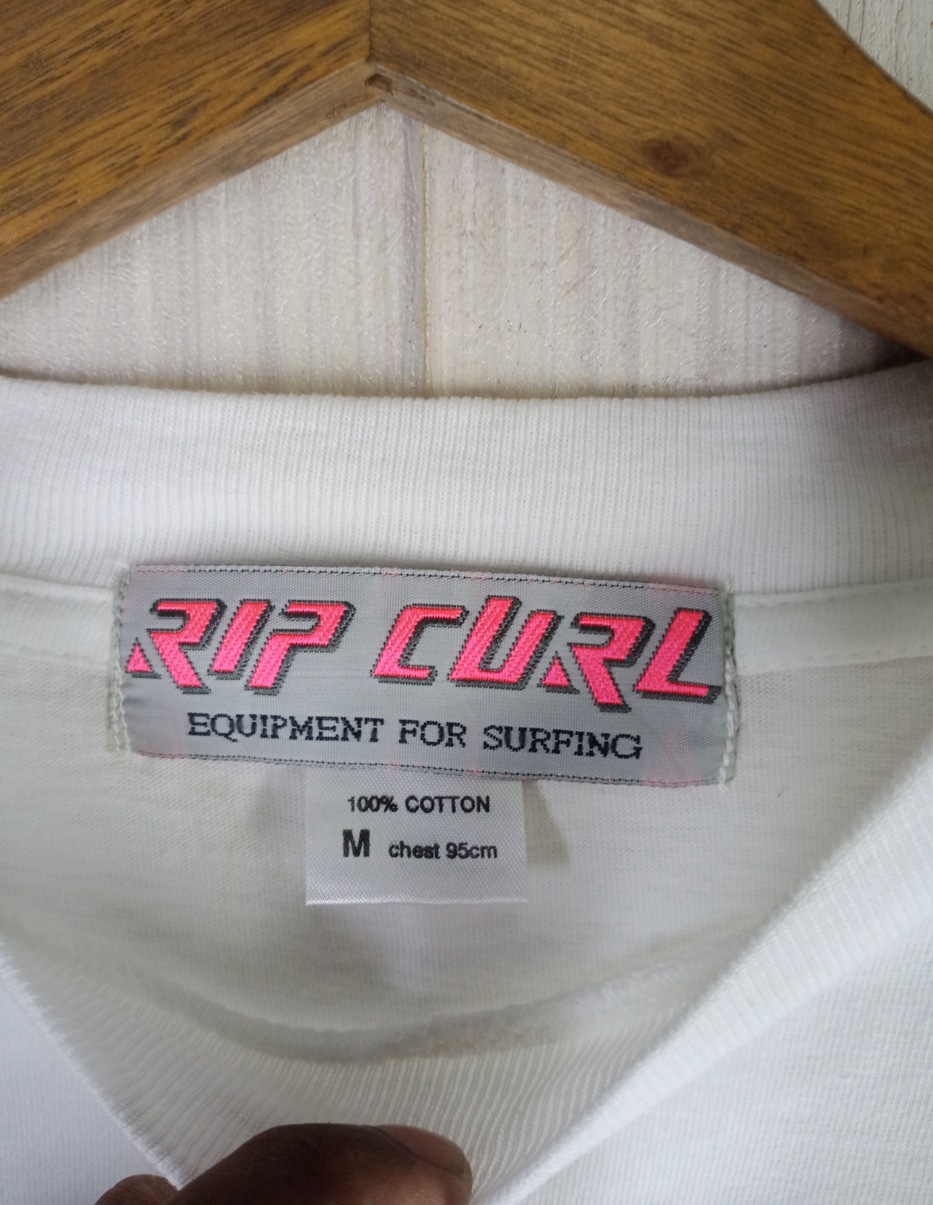 Rip Curl Rare Vintage 90s Rip Curl Equipment For Surfing Tshirt Size US M / EU 48-50 / 2 - 7 Thumbnail