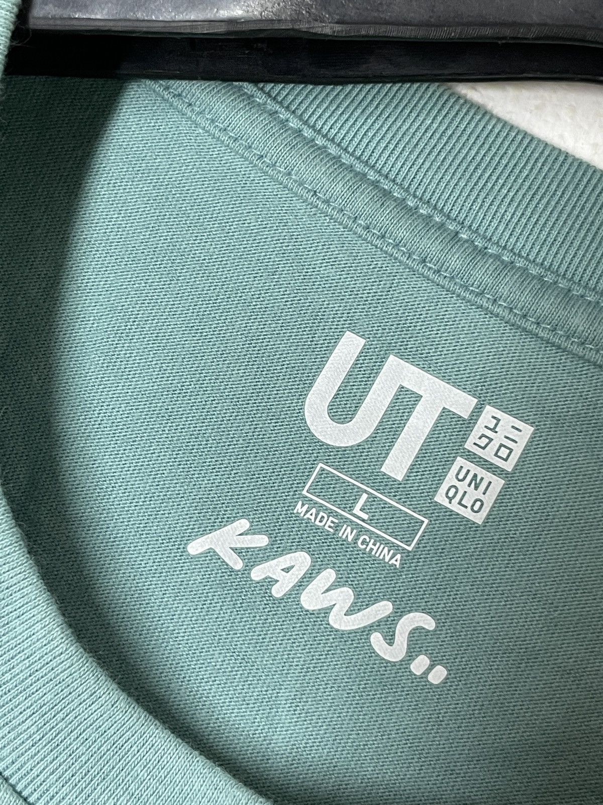 Kaws × Uniqlo Uniqlo X Kaws T Shirt tee Size US L / EU 52-54 / 3 - 4 Thumbnail