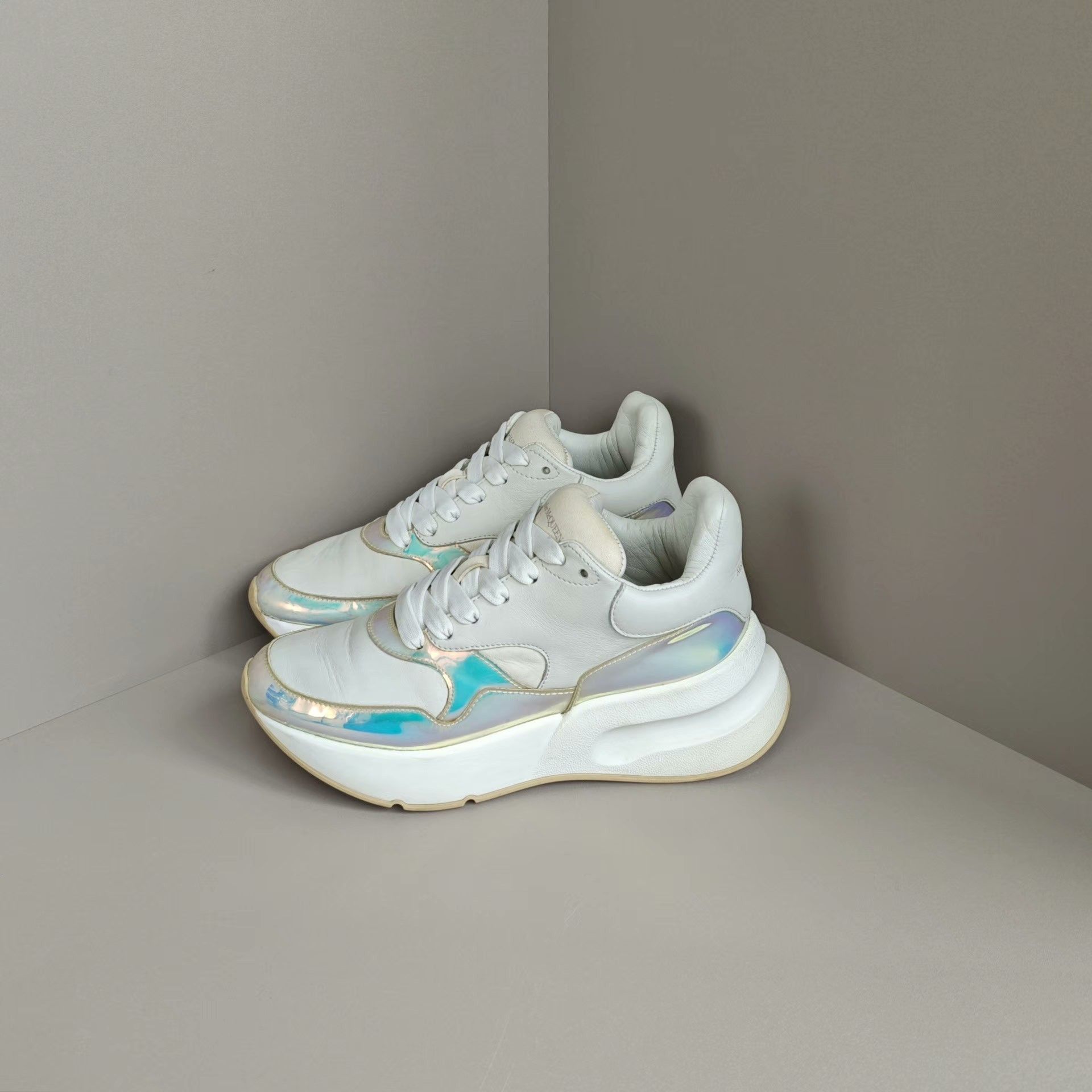 Alexander McQueen Alexander McQueen Running Lowtop Sneakers 5 Men Size US 5 / EU 37 - 1 Thumbnail