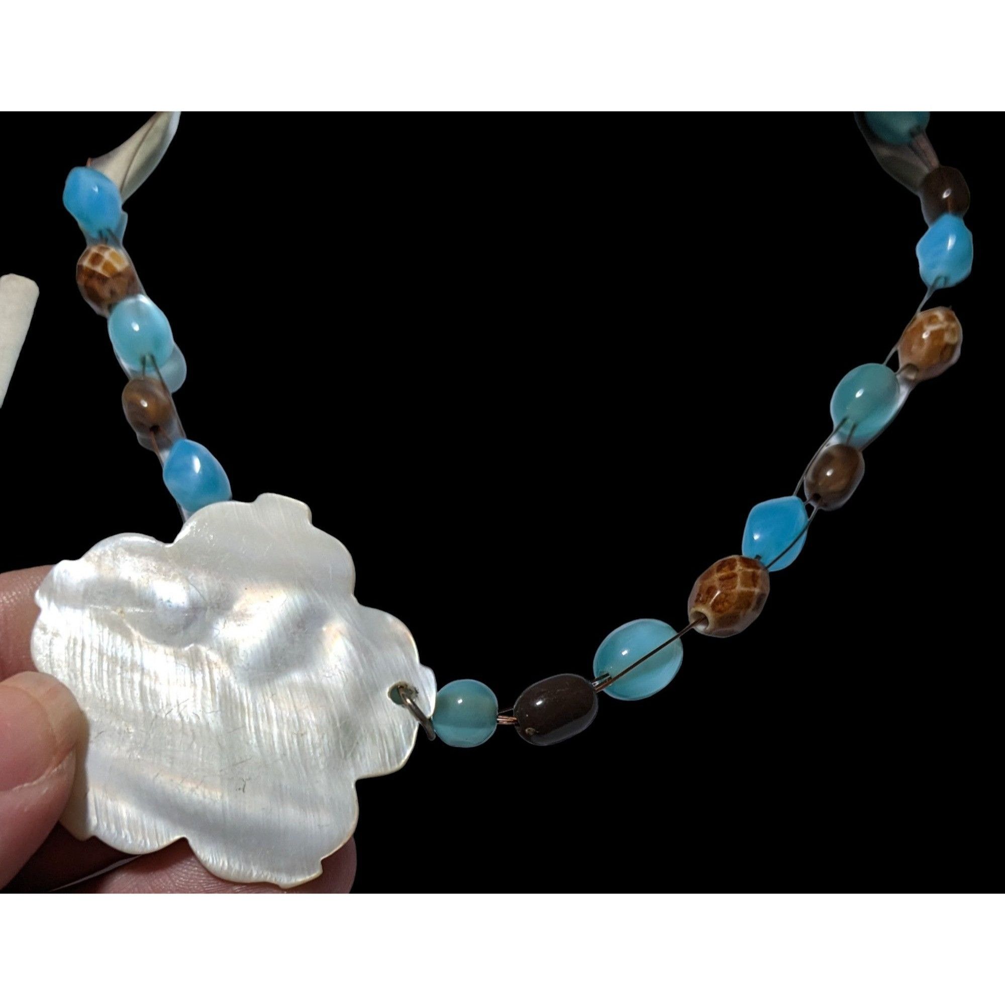 Other Vintage Mother Of Pearl Flower Beaded Necklace Size ONE SIZE - 6 Thumbnail