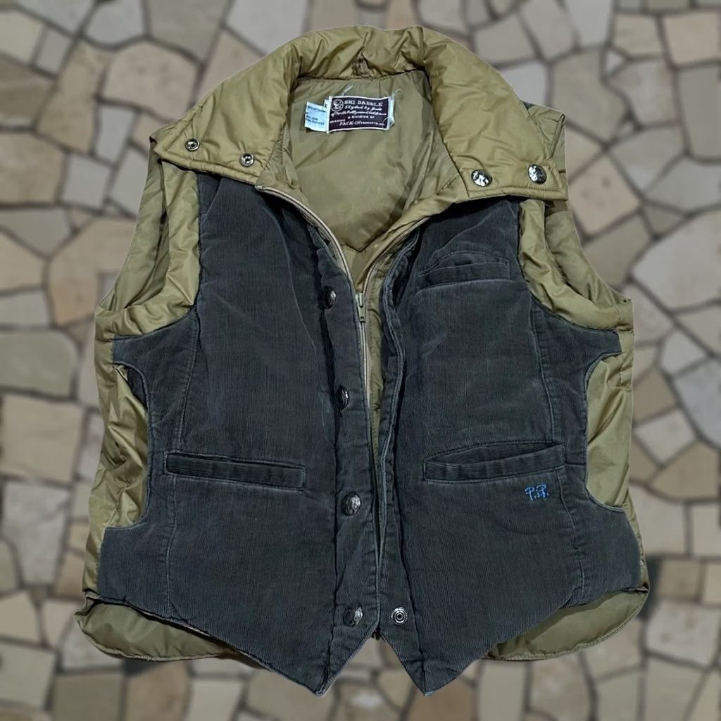Vintage VINTAGE Ski Daddle Puffer Down Corduroy Vest Men’s M Beige Zip Pockets Solid 90s Skiing Casual Coat/Jacket Short Summer? Size US M / EU 48-50 / 2 - 1 Thumbnail