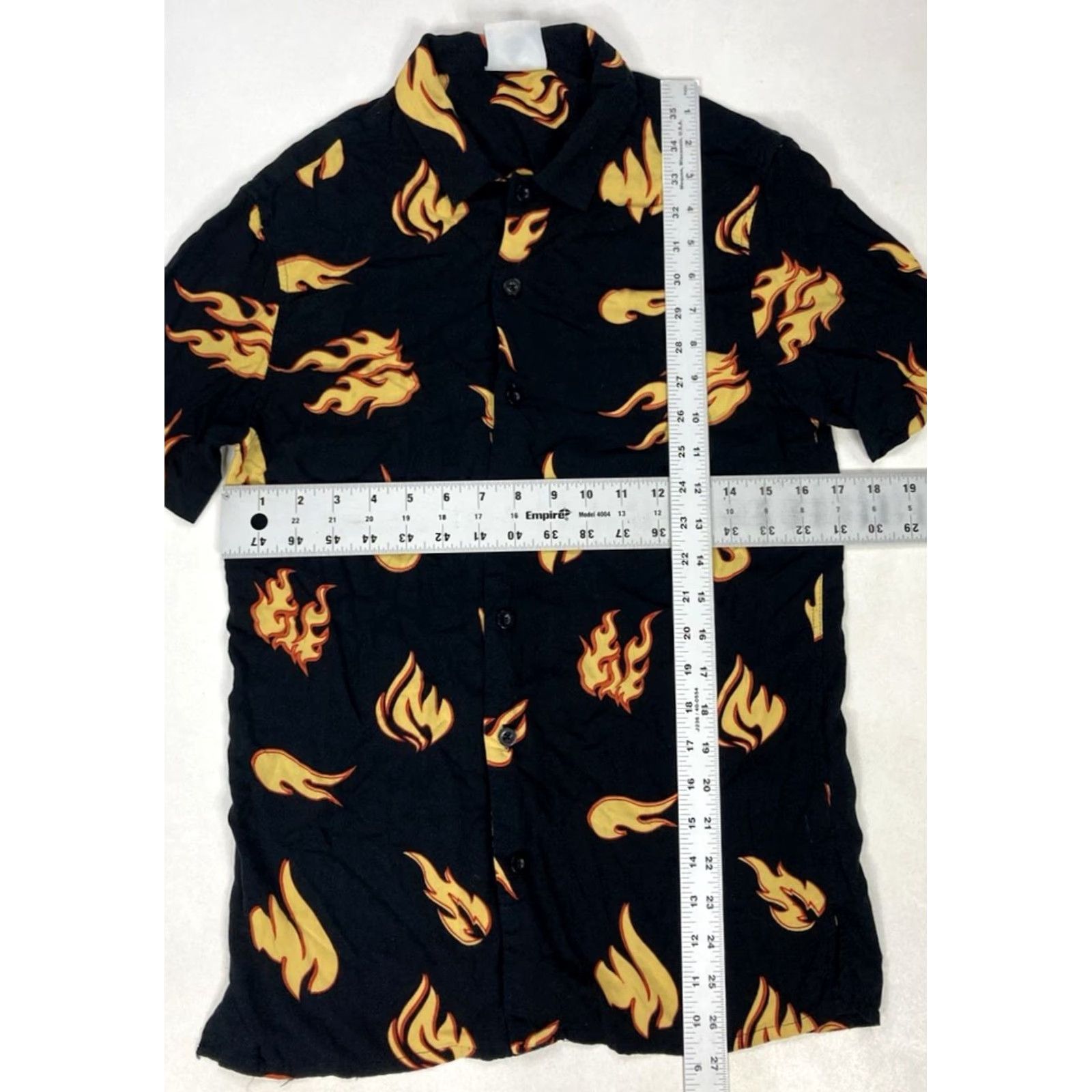 Vintage VINTAGE T&C Surf Flames Print Hawaiian Button Up Shirt Men Slim Small Black Short Sleeve Size US S / EU 44-46 / 1 - 5 Thumbnail