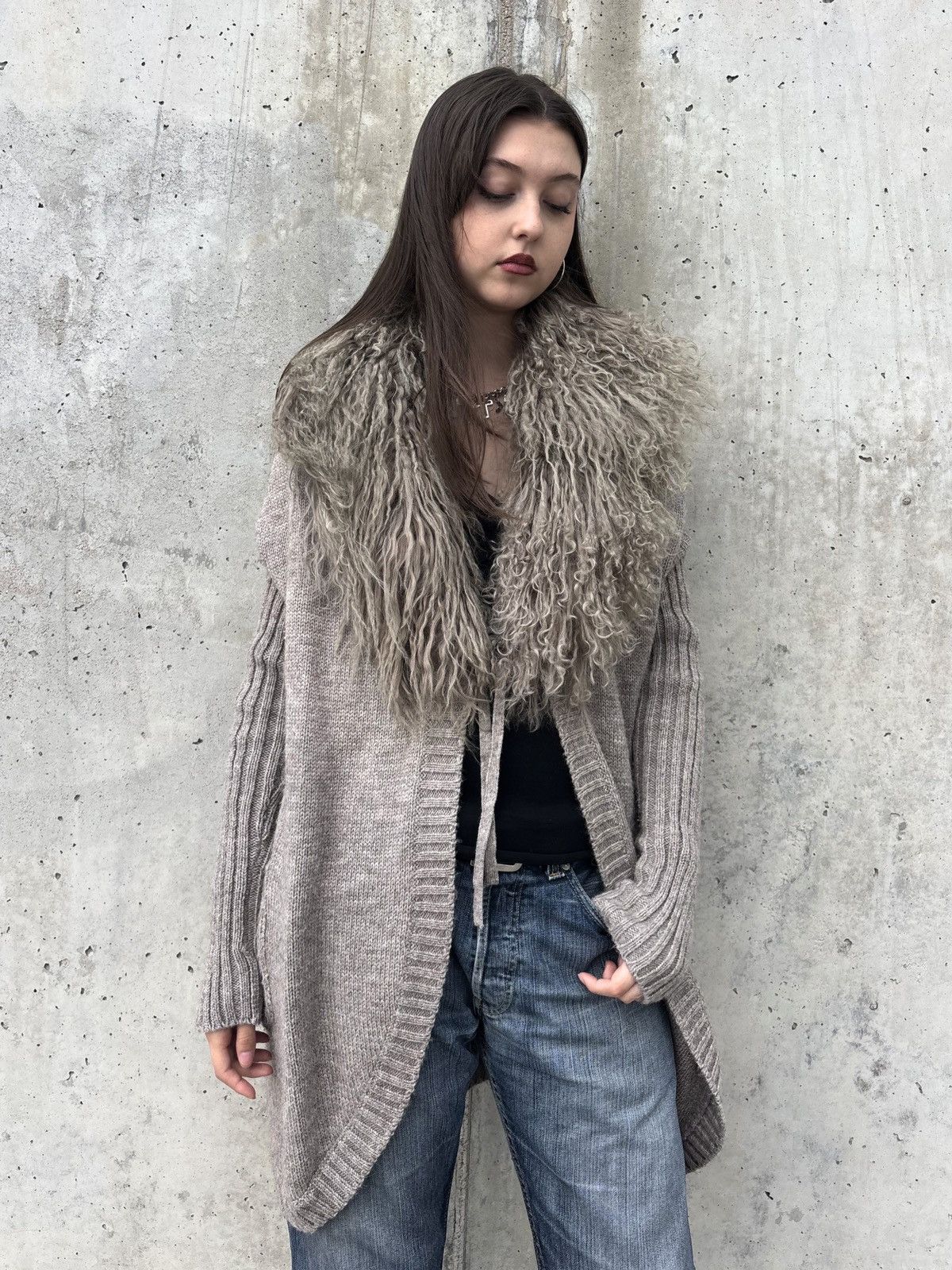 Dolce & Gabbana 2000s Dolce & Gabbana Fur Collar long knit. Size M / US 6-8 / IT 42-44 - 3 Thumbnail