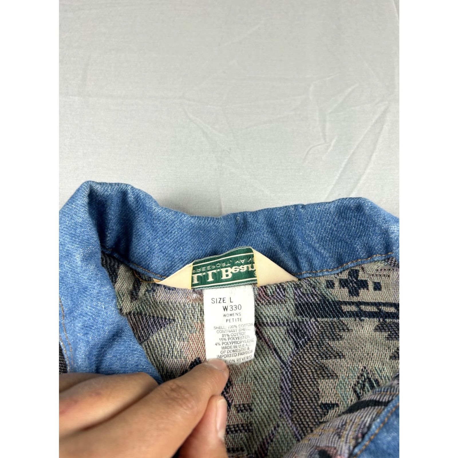 Vintage VINTAGE L.L. Bean Jacket Womens Petite Large Blue Denim Southwestern Aztec 90s Size L / US 10 / IT 46 - 4 Thumbnail