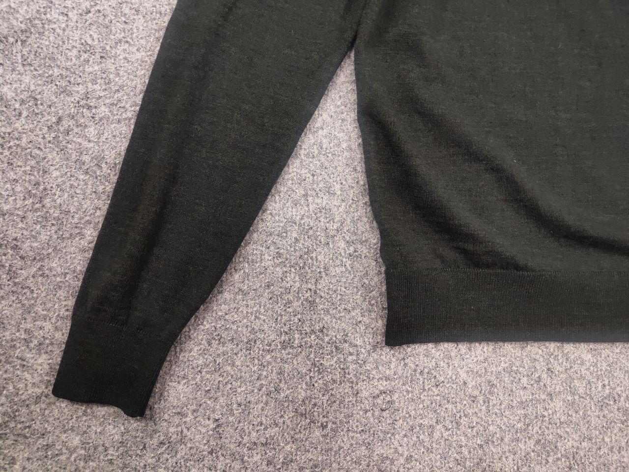 Uniqlo Uniqlo light wool Sweater high turtleneck collar dark green Size US M / EU 48-50 / 2 - 6 Thumbnail