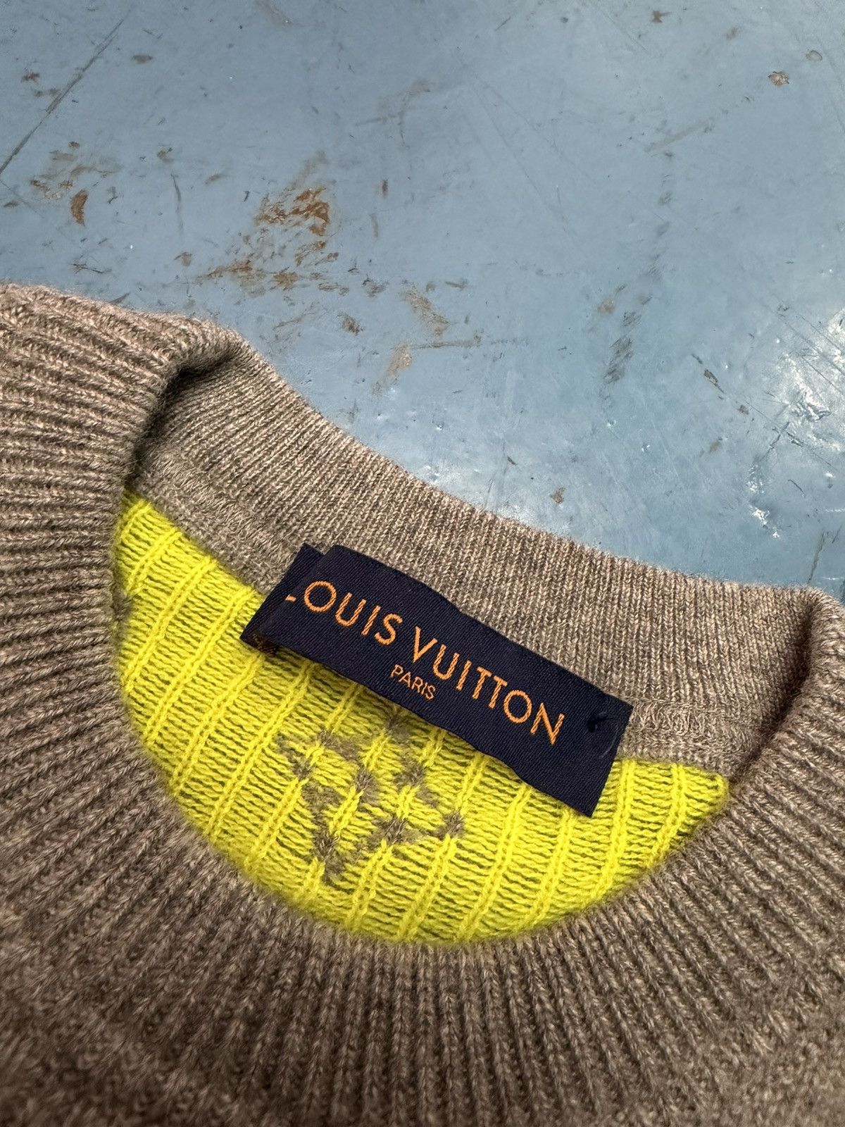 Louis Vuitton LOUIS VUITTON MONOGRAM CASHMERE SWEATER Size US XXL / EU 58 / 5 - 4 Thumbnail
