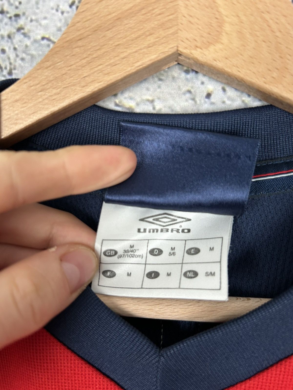 Umbro × Vintage Vintage England Soccer Jersey 90s Y2K Football Hype Size US M / EU 48-50 / 2 - 7 Thumbnail