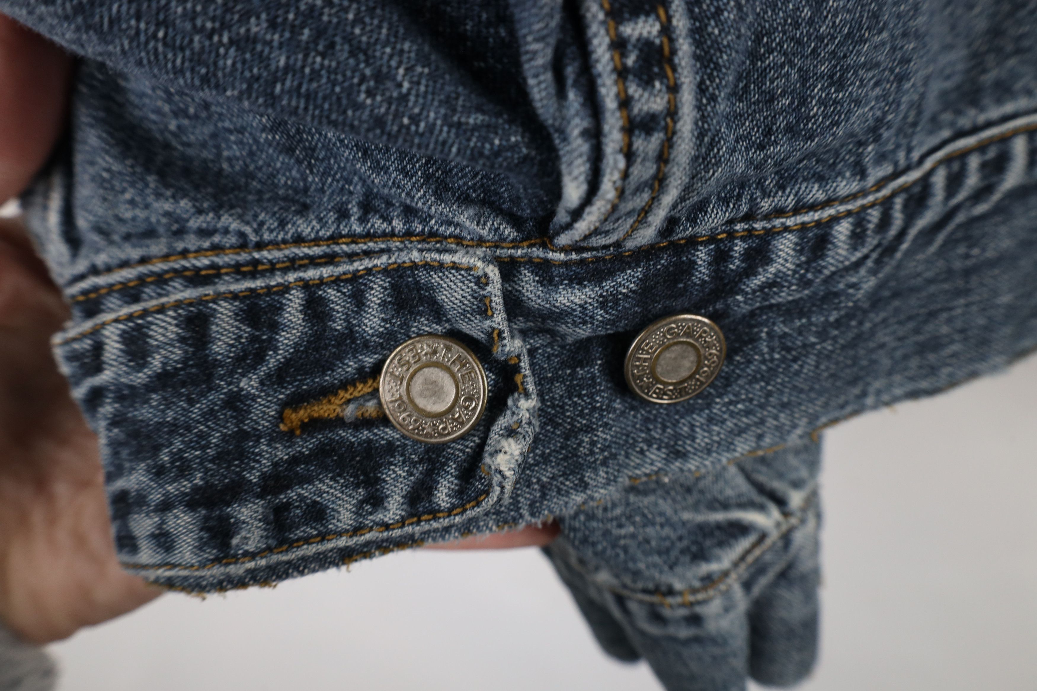 Gap × Vintage Vintage 90s Gap Denim Jean Trucker Jacket Blue Cotton Size US M / EU 48-50 / 2 - 13 Thumbnail