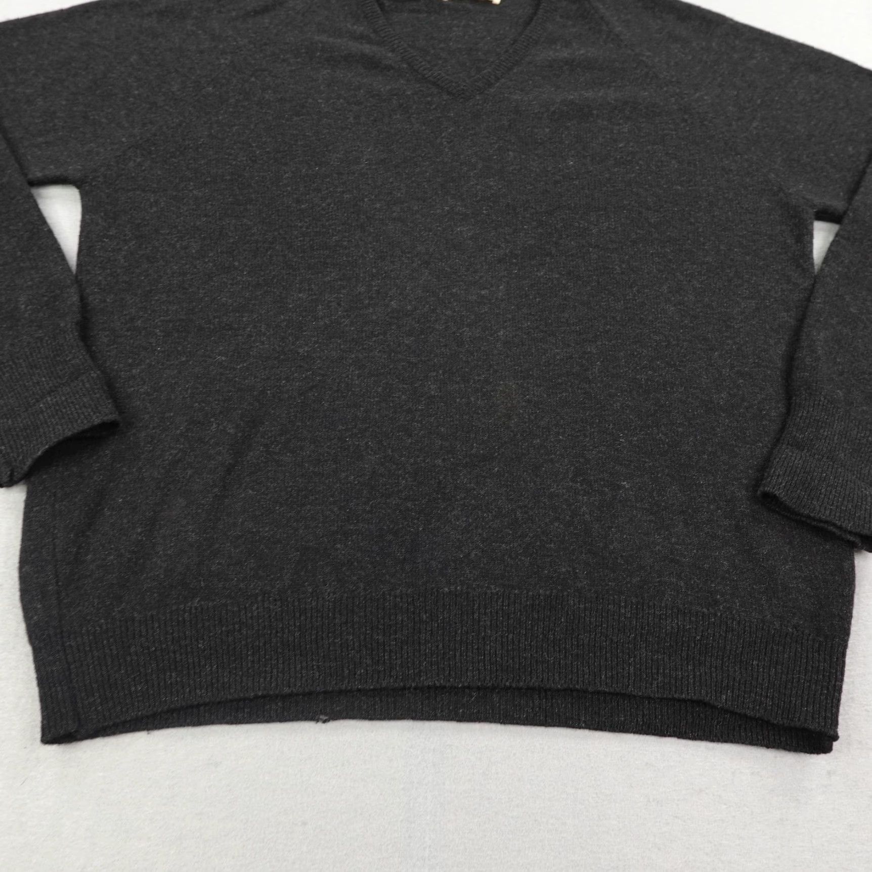 Vintage VINTAGE TALA Wool Sweater Men’s Large Gray V-Neck Pullover Made in Ireland Outdoor Casual Size US L / EU 52-54 / 3 - 3 Thumbnail