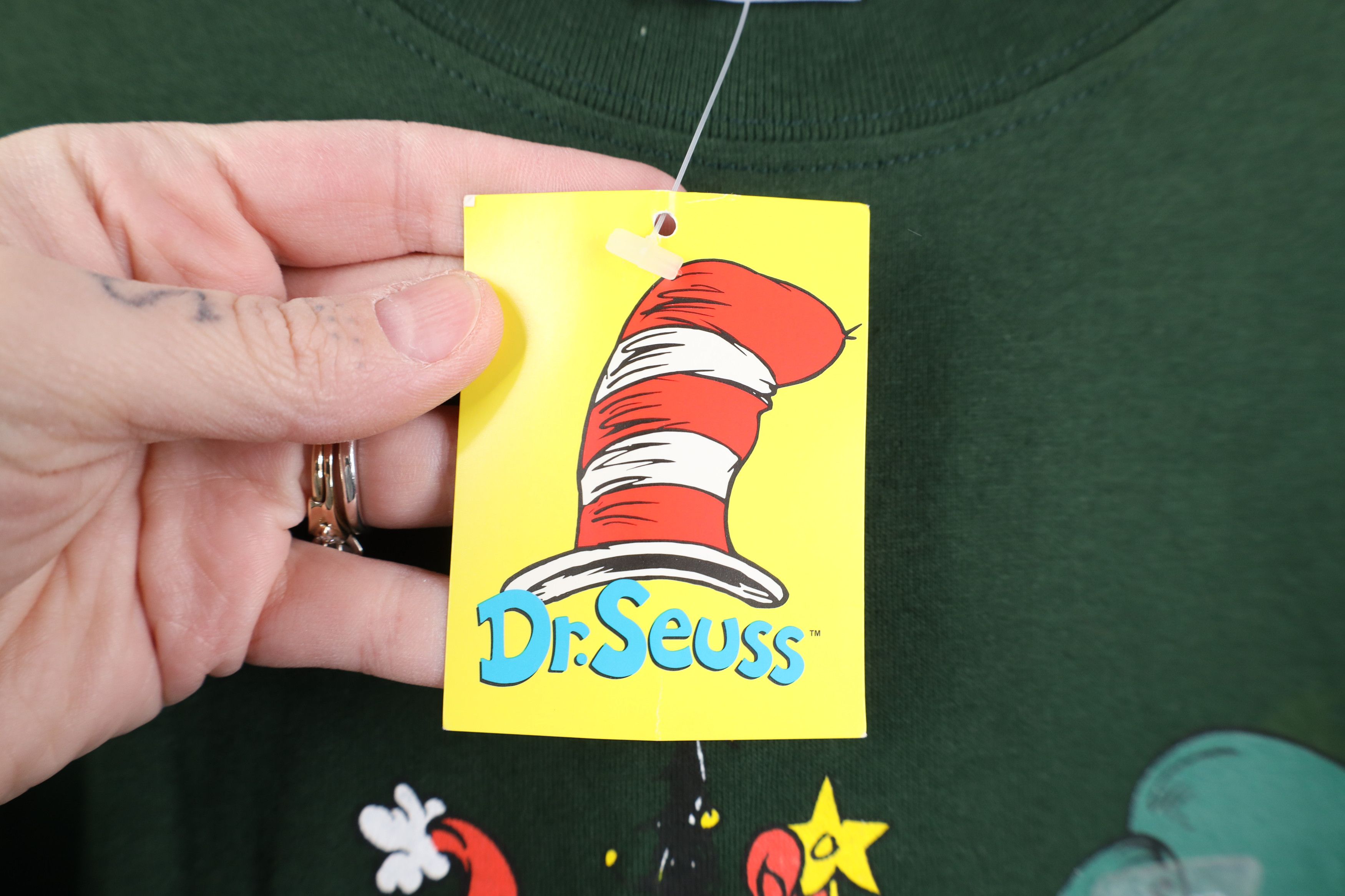 Vintage Deadstock Vintage 2001 Dr Seuss How The Grinch Stole T-Shirt Size US XL / EU 56 / 4 - 4 Thumbnail