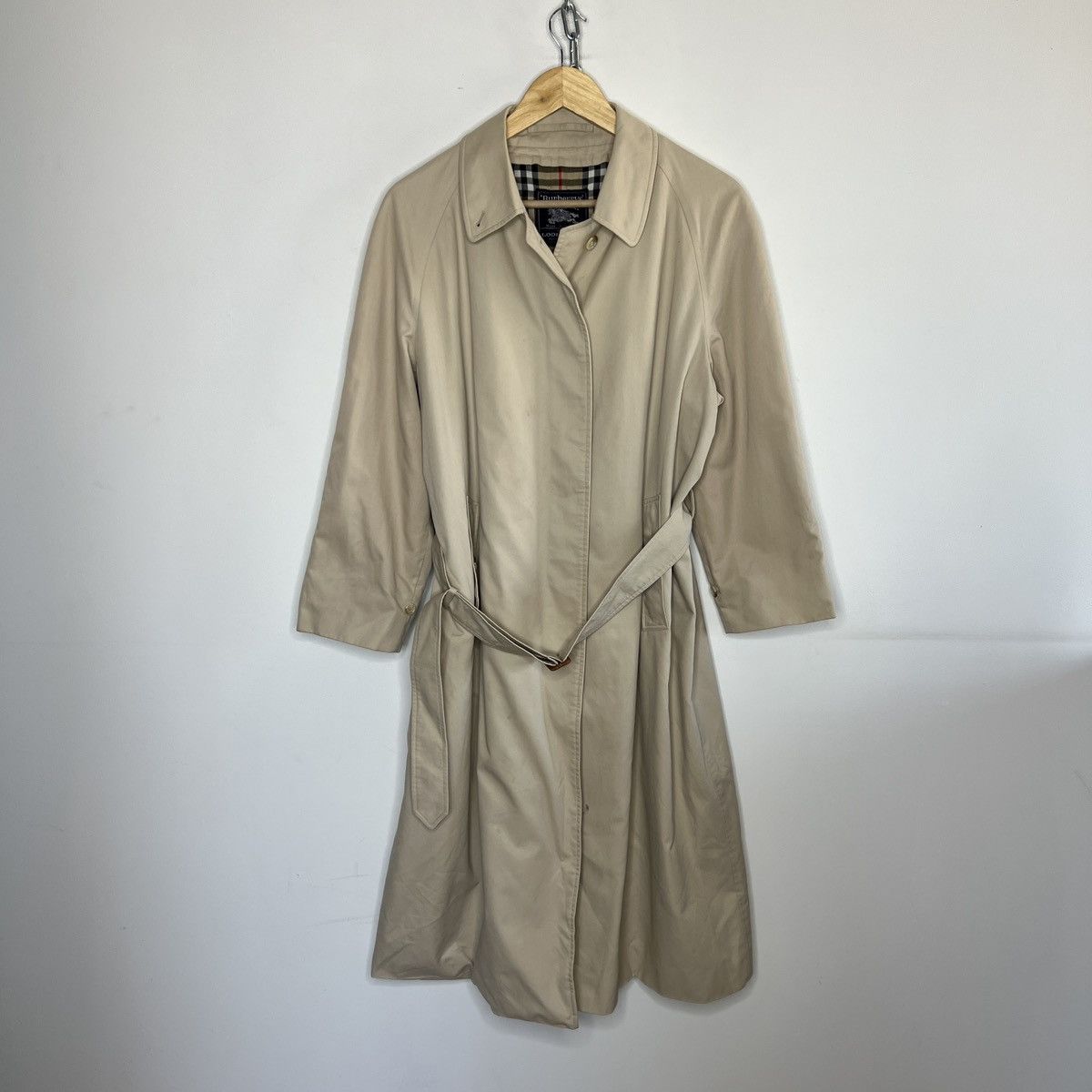 Burberry Vintage Burberry Trench Coat 90s Nova Check Beige Belted Size US S / EU 44-46 / 1 - 1 Thumbnail
