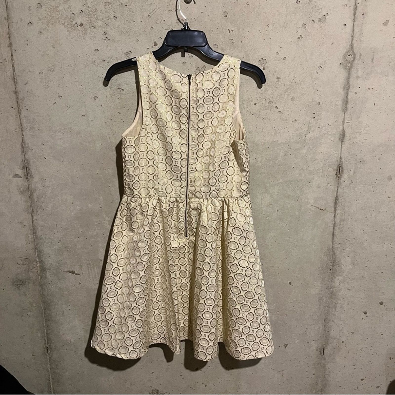 Other Xhilaration Brocade Fit & Flare Dress Metallic Floral sz M Size M / US 6-8 / IT 42-44 - 5 Thumbnail
