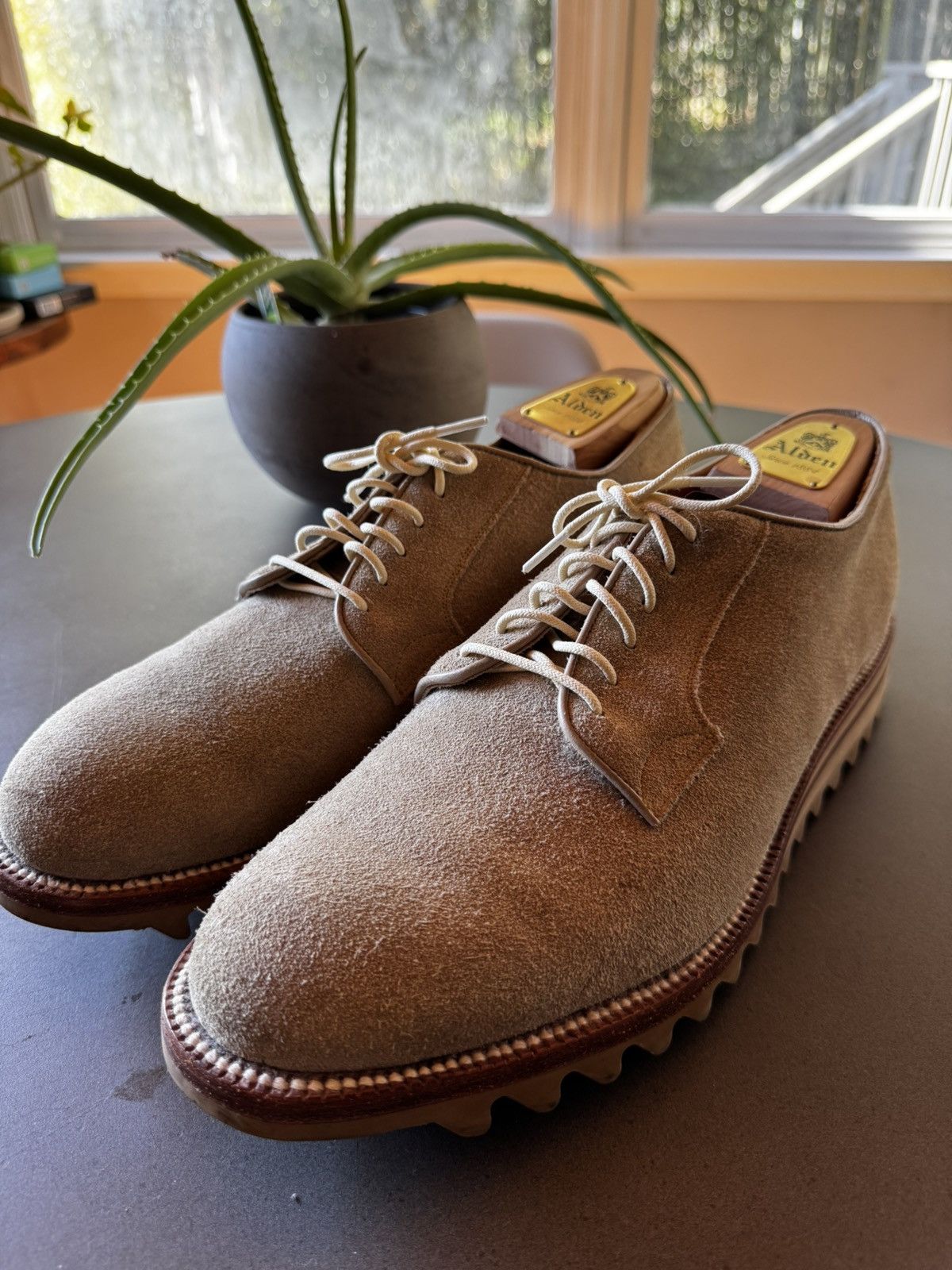Yuketen Milkshake Sued Ripple Sole Blucher