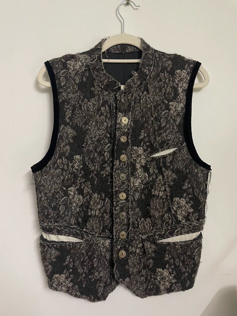 Takahiromiyashita The Soloist. Takahiro Miyashita The Soloist 13aw Vest - dmc Size US S / EU 44-46 / 1 - 1 Thumbnail