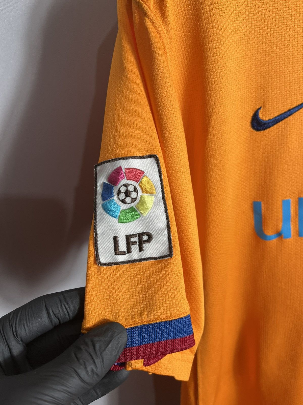 Nike BARCELONA 2006 2007 AWAY FOOTBALL SHIRT SOCCER JERSEY NIKE Size US L / EU 52-54 / 3 - 4 Thumbnail