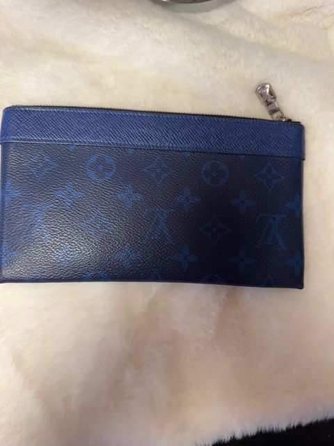 Louis Vuitton Louis Vuitton Pochette Discovery PM Cobalt800 Blue Taiga Size ONE SIZE - 2 Thumbnail