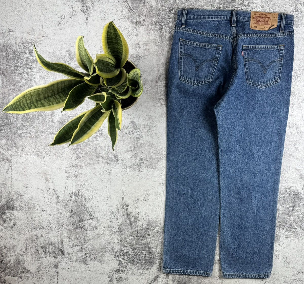 Levi's Levis 501 Original Fit Blue Work Wear Men’s W36 L30 Cotton Jeans Pants Trousers Size US 36 / EU 52 - 1 Thumbnail