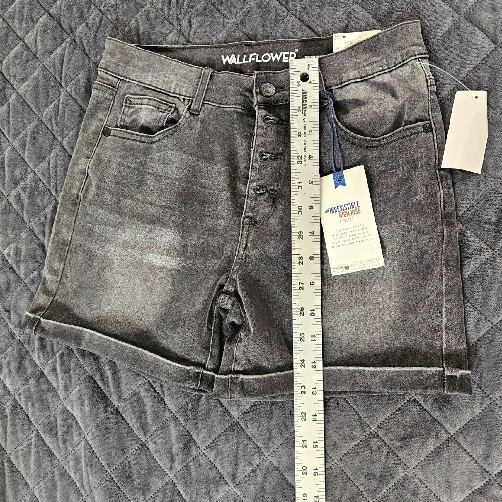 Vintage WALLFLOWER Jeans Black High Rise Midi Shorts Size 7 Womens Boyfriend Stretch NWT Size 28" / US 6 / IT 42 - 7 Thumbnail