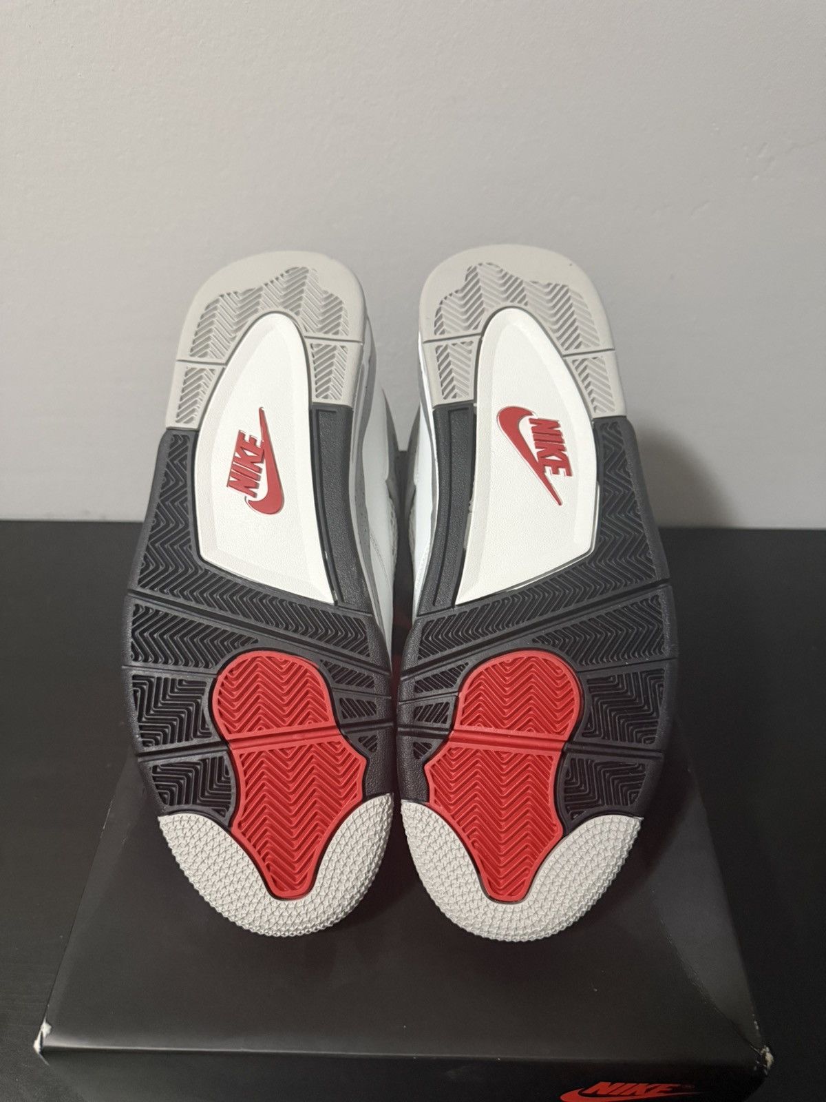 Air Jordan 4 (White Cement)