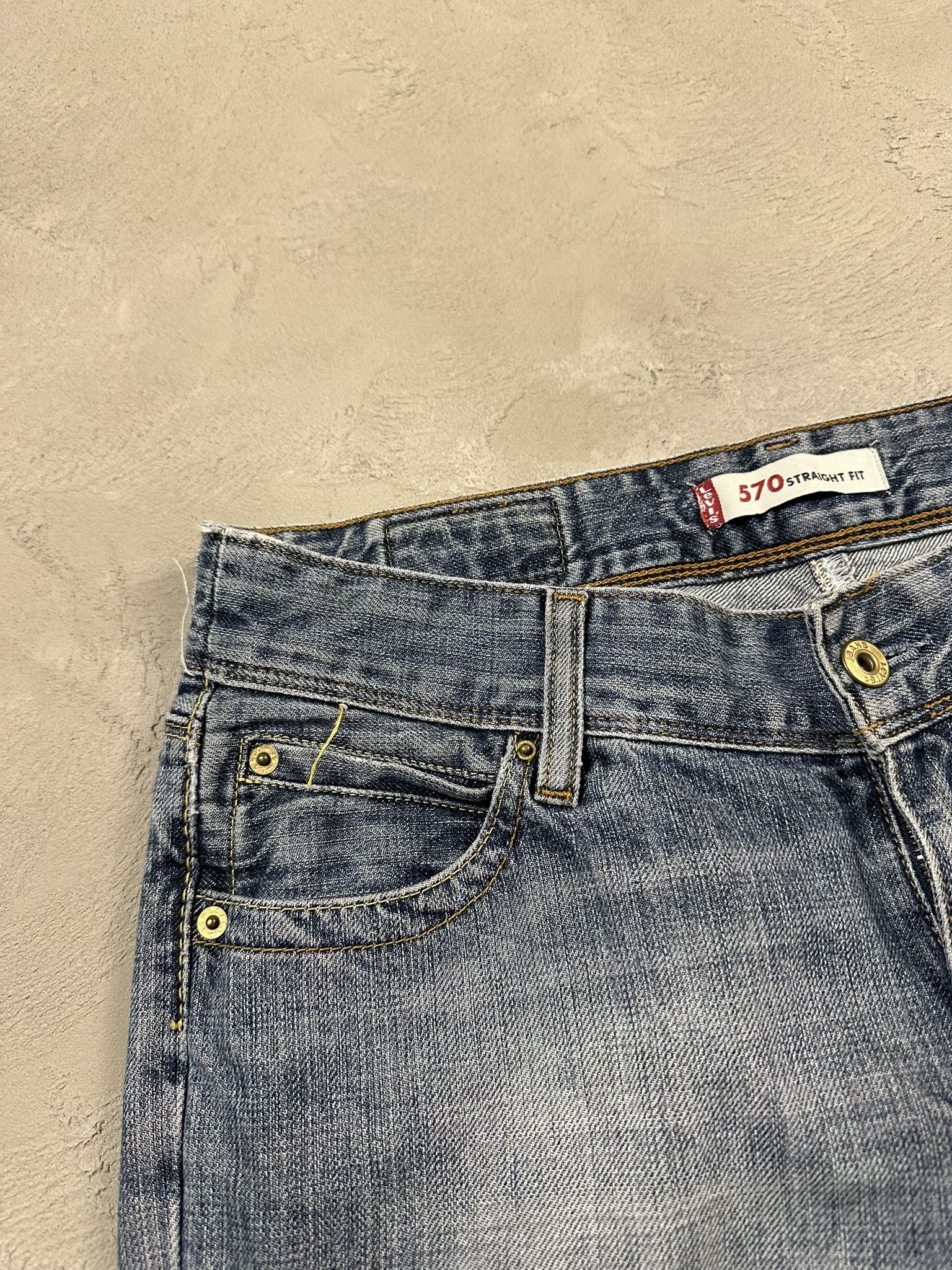 Levi's Vintage Levi's 570 Faded Straight Denim Pants Size US 32 / EU 48 - 4 Thumbnail