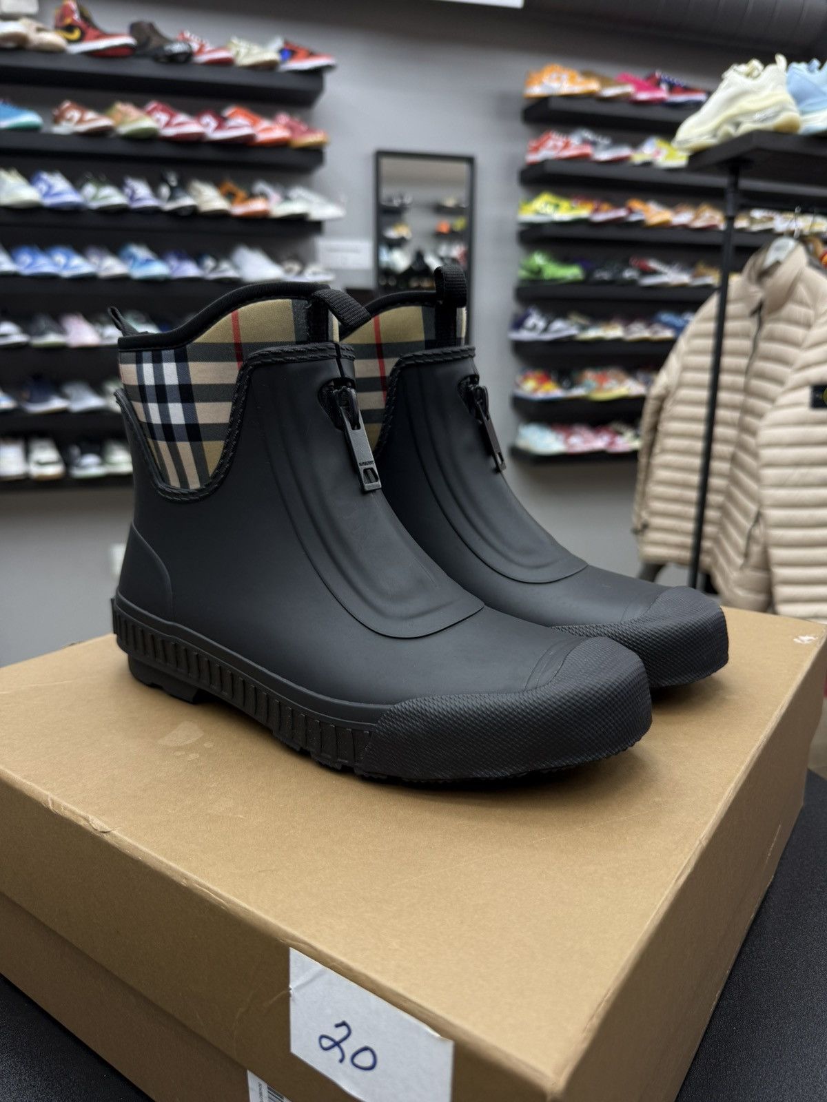 Burberry Burberry Flinton Check Rain Boots Booties Size 39 / 9 US Size US 9 / IT 39 - 4 Thumbnail