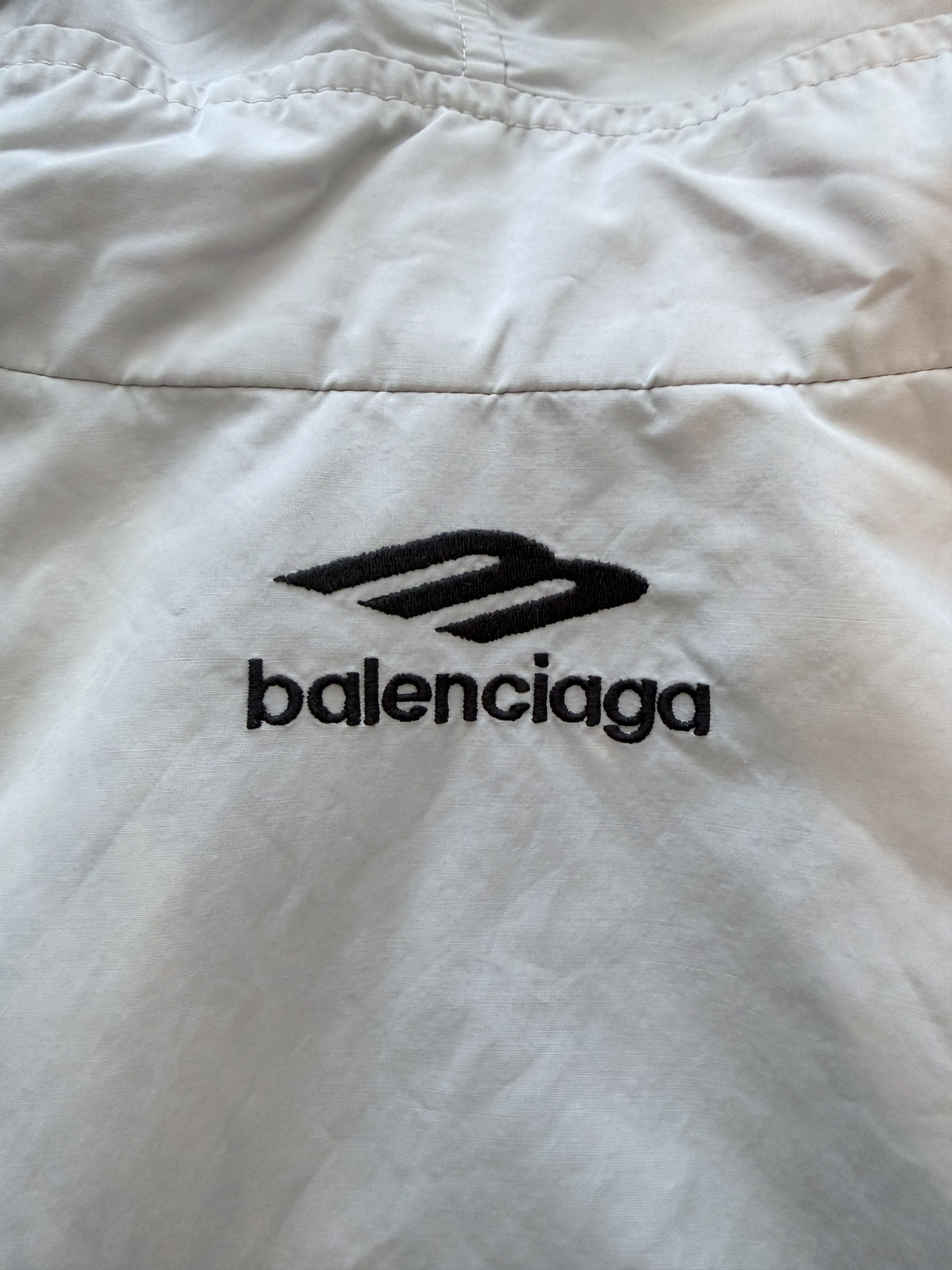 Balenciaga Balenciaga 3B Track Jacket White Blue Red Size US XL / EU 56 / 4 - 5 Thumbnail