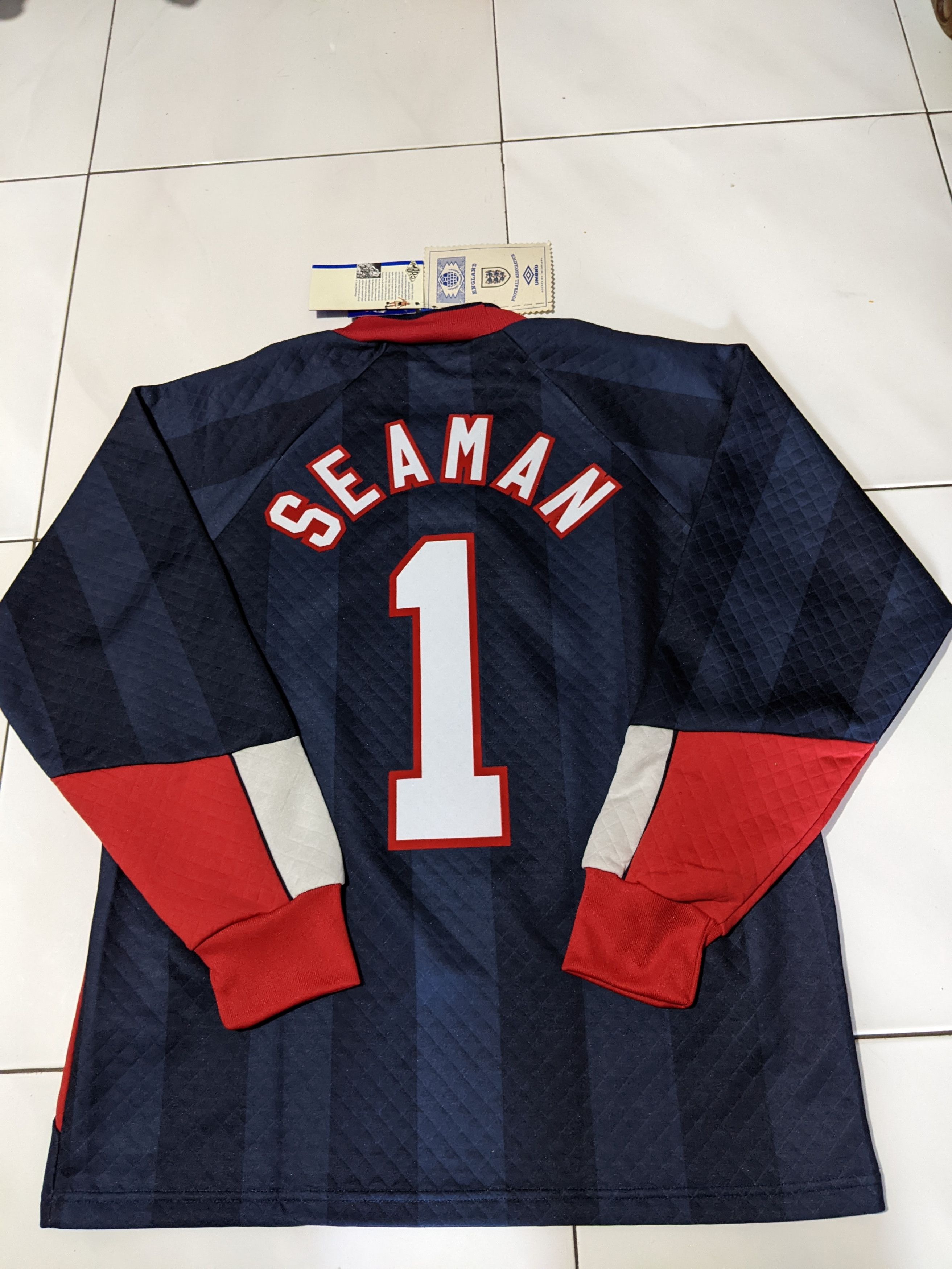 Umbro England 1997-98 Away Goalkeeper seaman football shirt Size US S / EU 44-46 / 1 - 2 Thumbnail