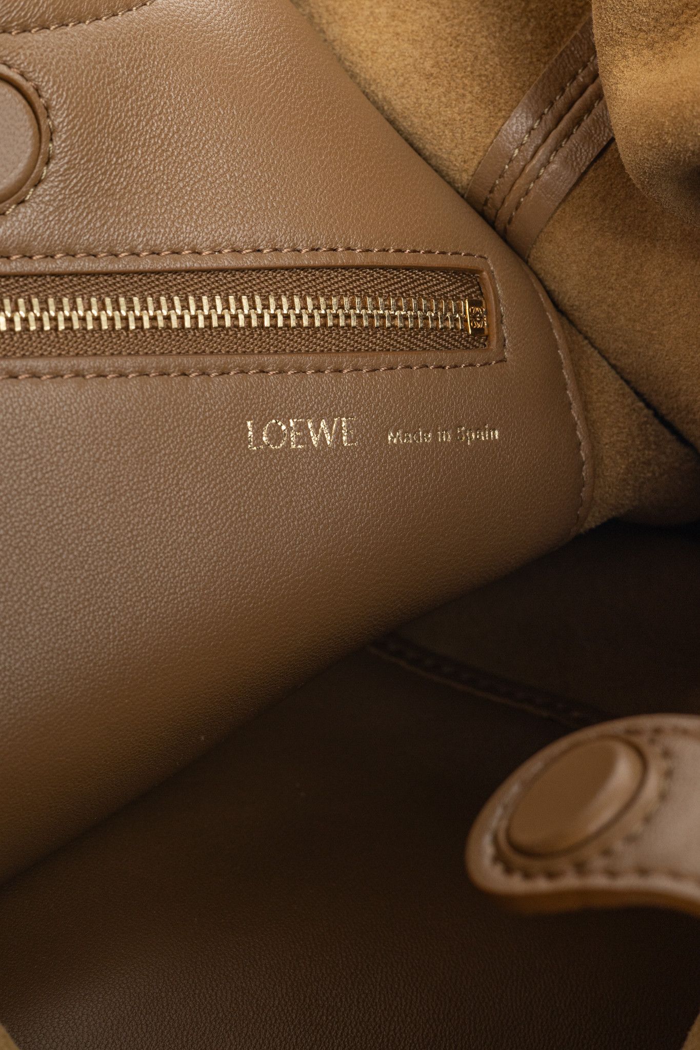 Loewe Loewe Squeeze Medium Oak Leather Shoulder Bag Size ONE SIZE - 14 Thumbnail