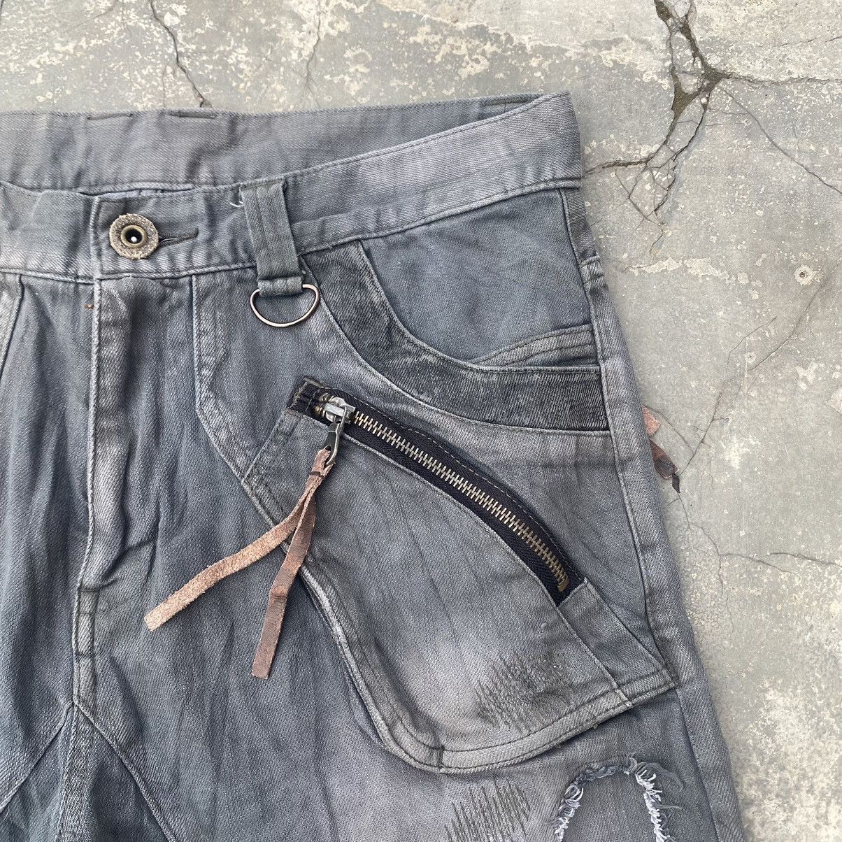 PPFM PPFM Distressed Banana Cut Jeans Size US 33 - 7 Thumbnail