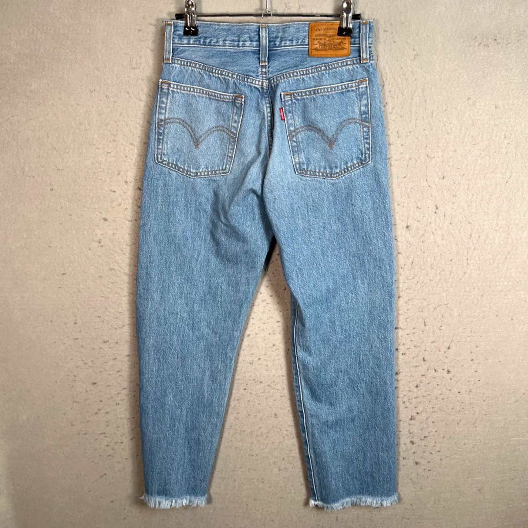 Levi's VINTAGE Levi's Jeans Adult Womens 25 Blue Distressed High-Rise Wedgie Straight Womens Size 42" / US 20 - 2 Thumbnail