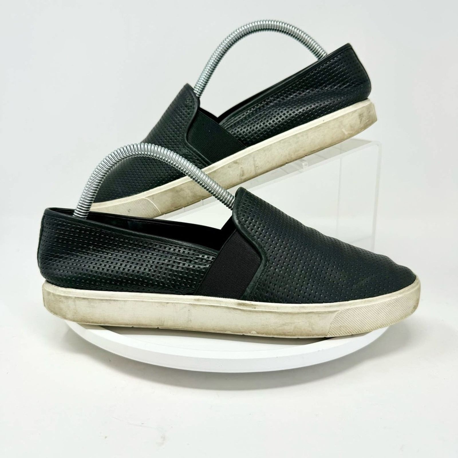 Vince Vince Sneakers Black Leather Slip On Perforated Textured 9 M Size US 9 / IT 39 - 2 Thumbnail