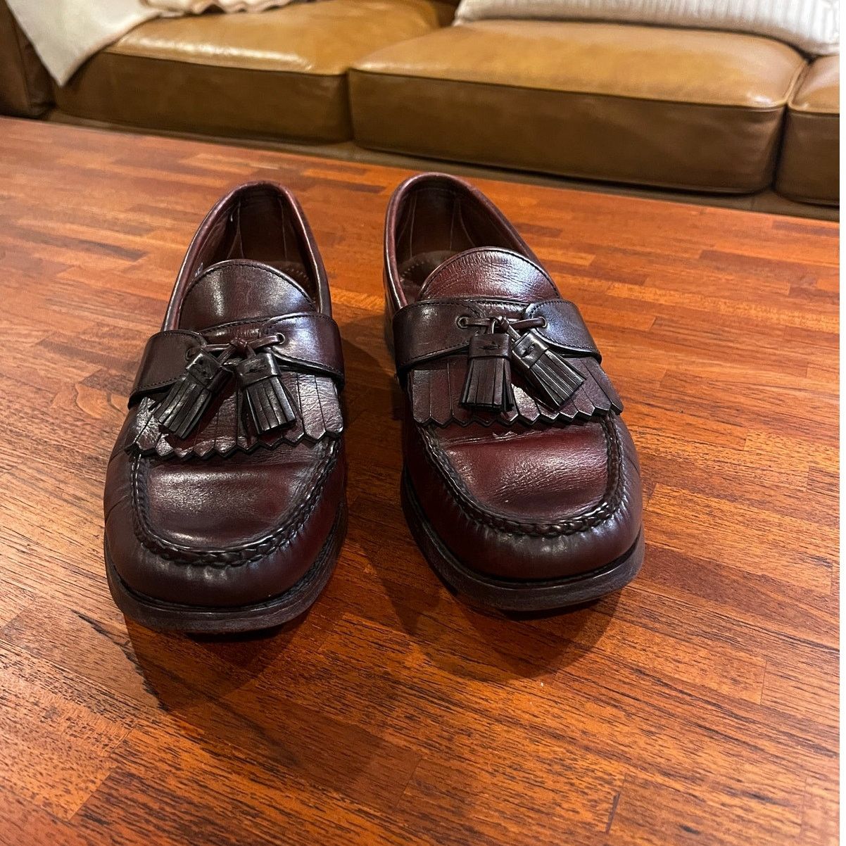 Allen Edmonds Allen Edmonds Enfield Kiltie Loafer Burgundy Men's 9.5D Size US 9.5 / EU 42-43 - 2 Thumbnail