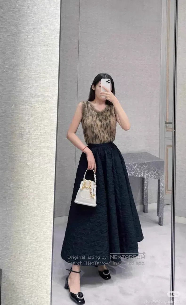 Dior Dior Black relief pleated skirt Size 24" / US 00 / IT 34 - 8 Thumbnail