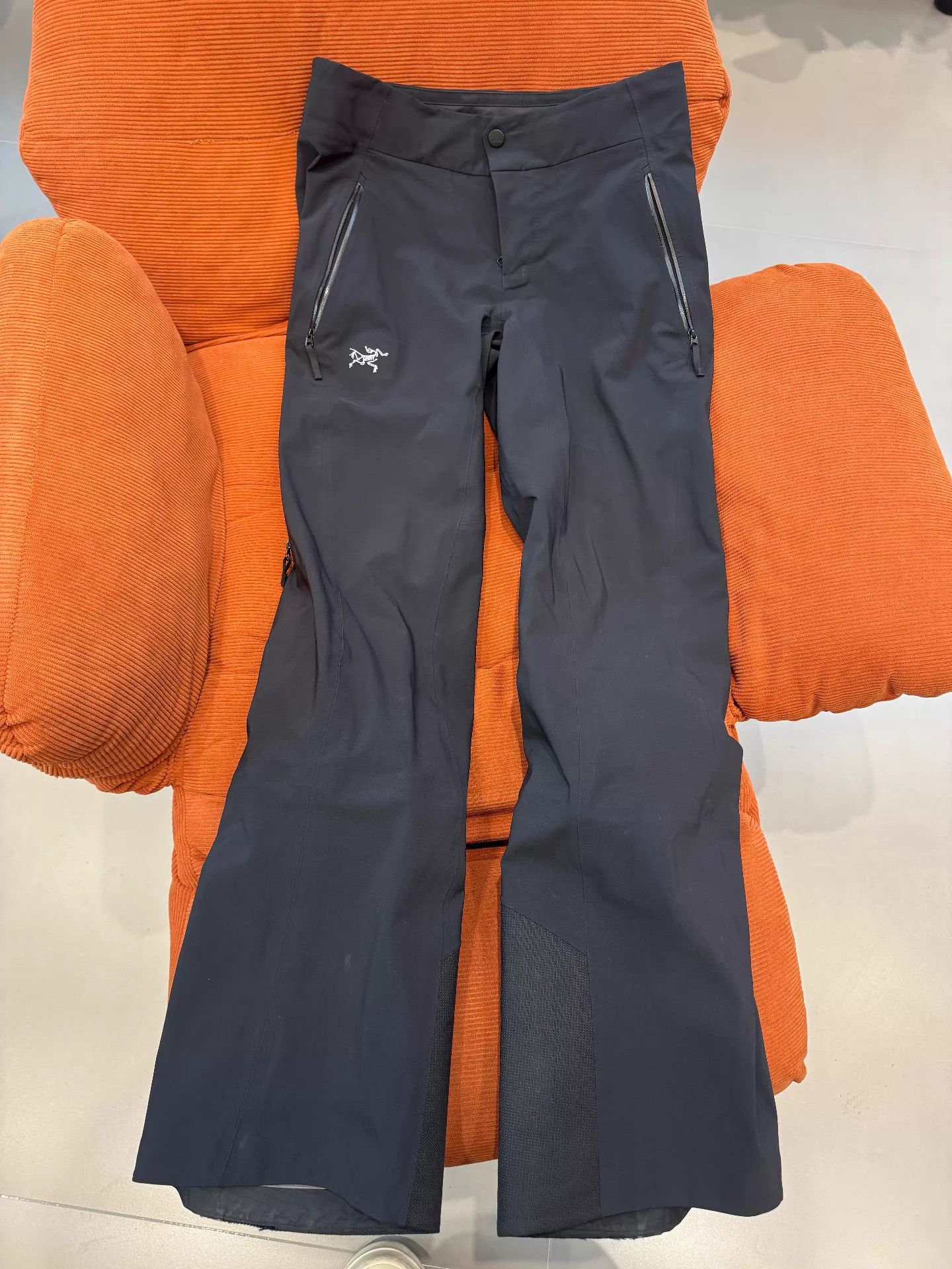 Arc'teryx Arcteryx ANDESSA Gore-Tex Insulated Ski Women's Black 4 Size 27" / US 4 / IT 40 - 1 Thumbnail
