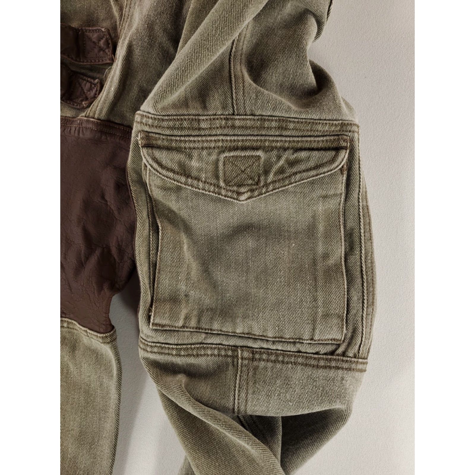 Vintage VINTAGE Sergio Valente Cargo Jeans Drab Green Mens 32 Inseam 34 Straight 32 x 33 Actual Brown Jeans Mens Size US 32 / EU 48 - 5 Thumbnail